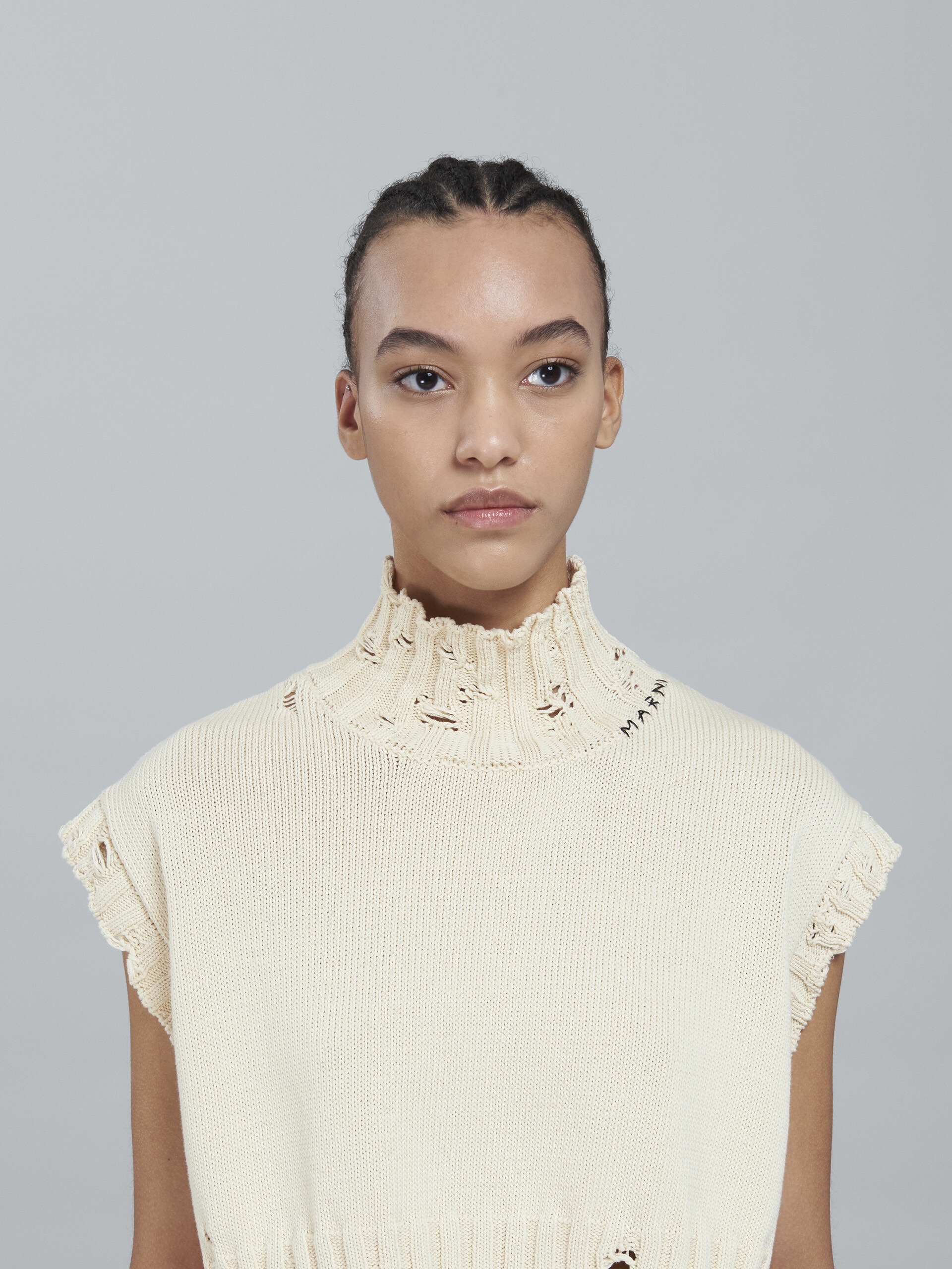 CROPPED WHITE COTTON VEST - 4
