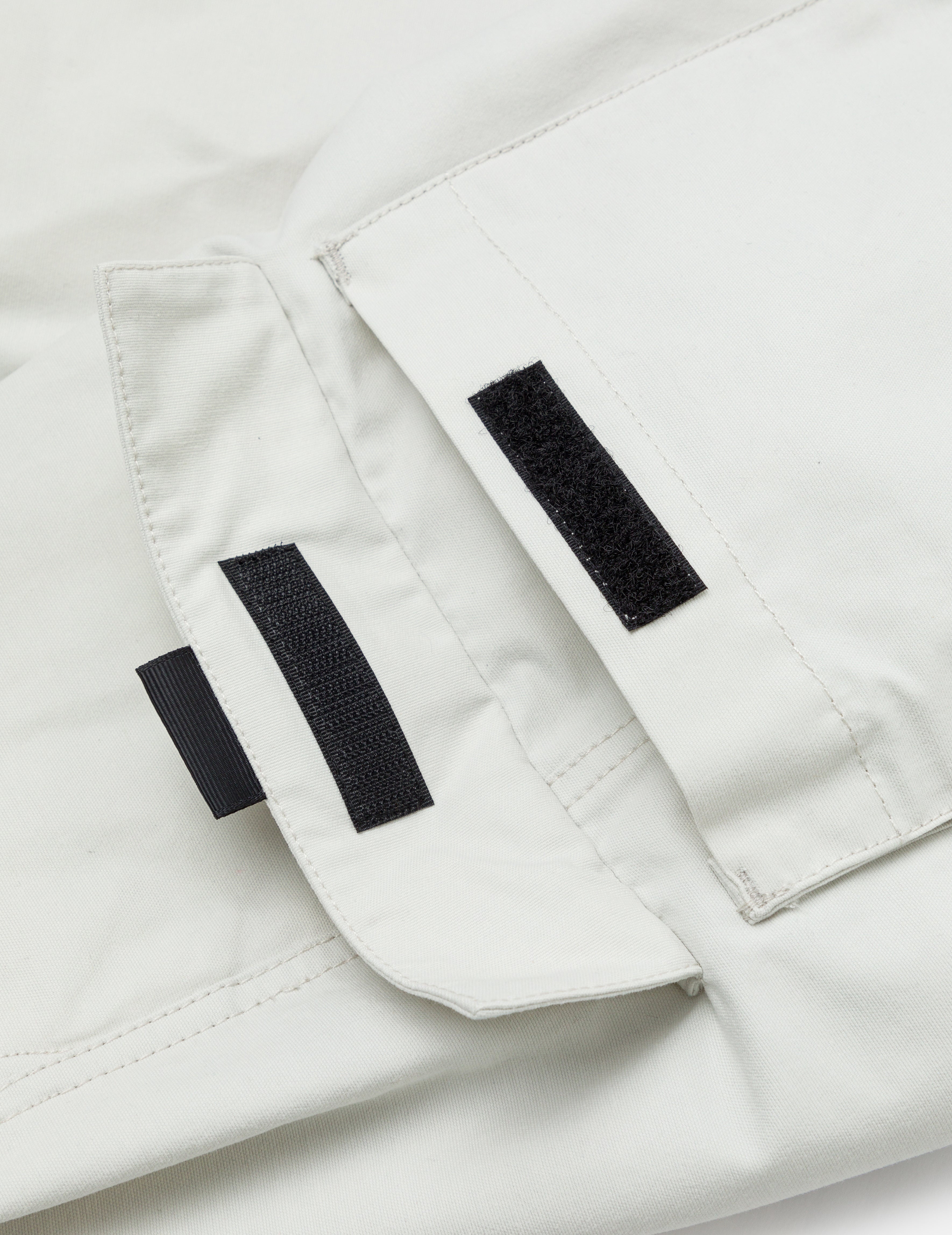 Kamon and Logo Prints Detachable Leg Panel Fashion Fit  Woven Cargo Jogger - 13