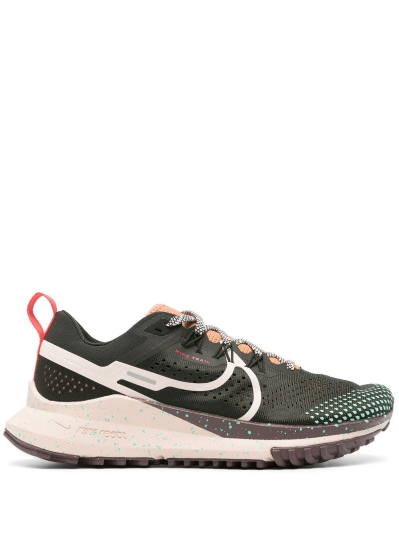 Pegasus Trail 4 sneakers 1