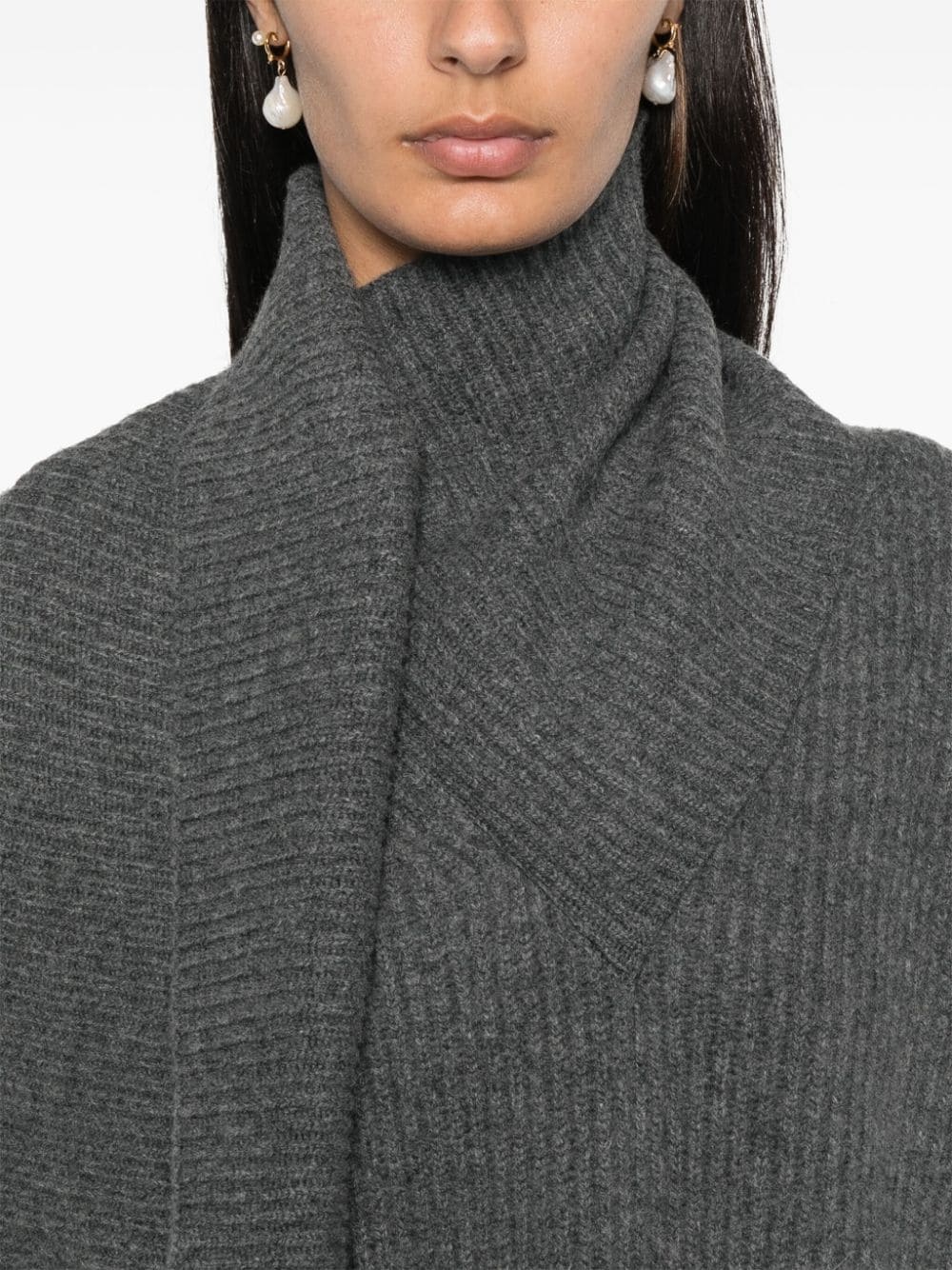 attached-scarf sweater - 5