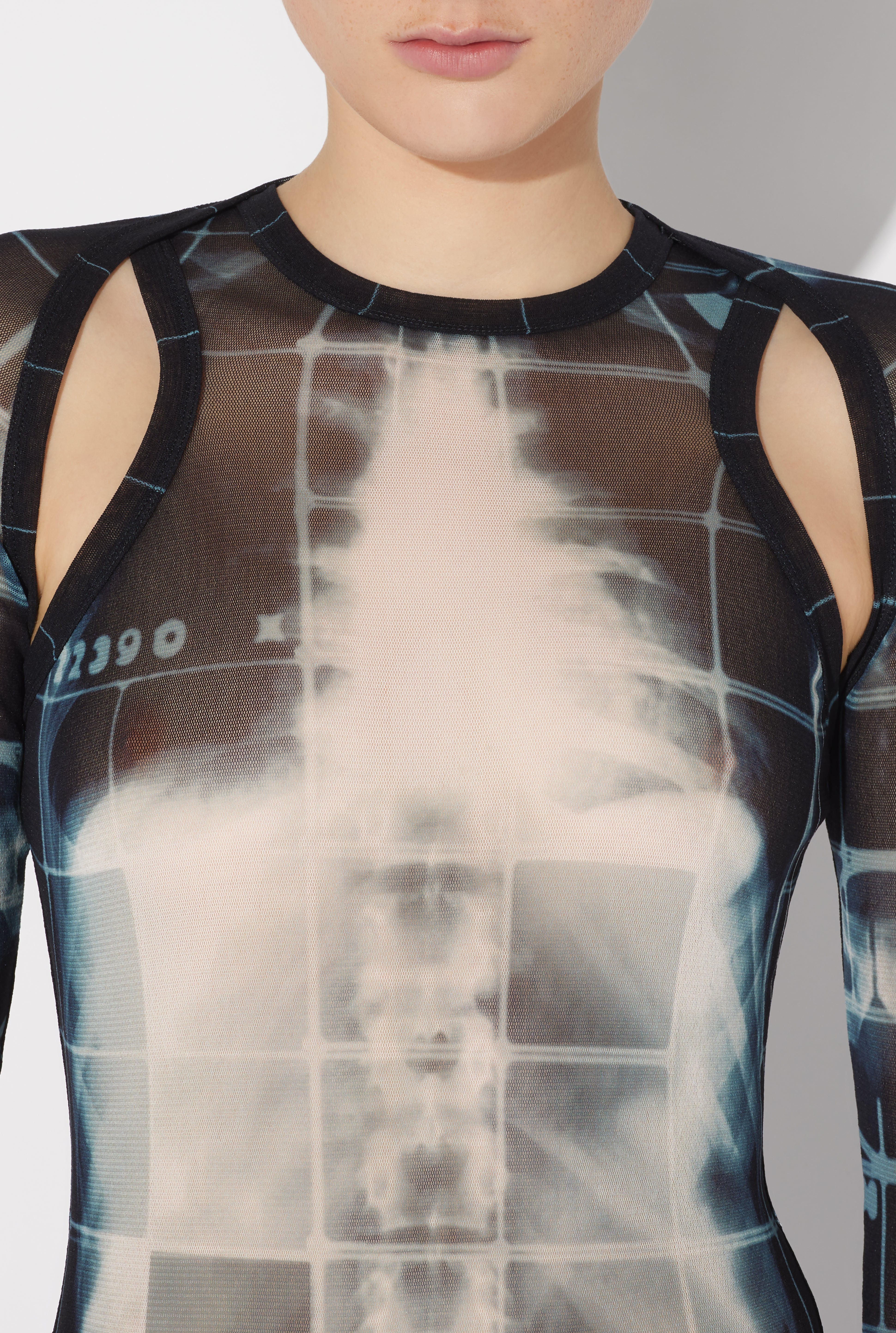 THE BLACK SQUELETOR SLEEVES - 4