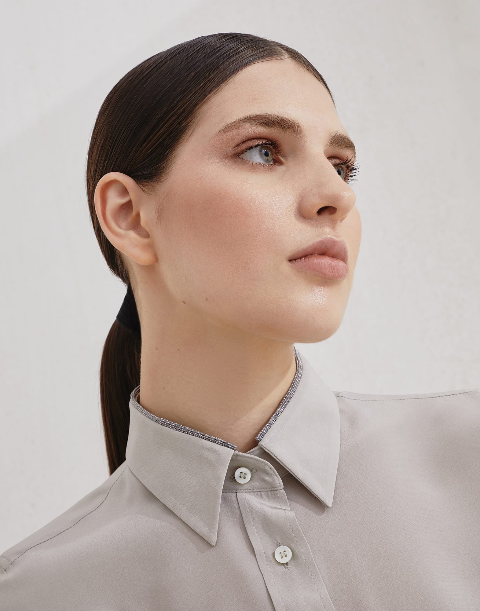 Silk crêpe de Chine shirt with shiny collar detail - 3