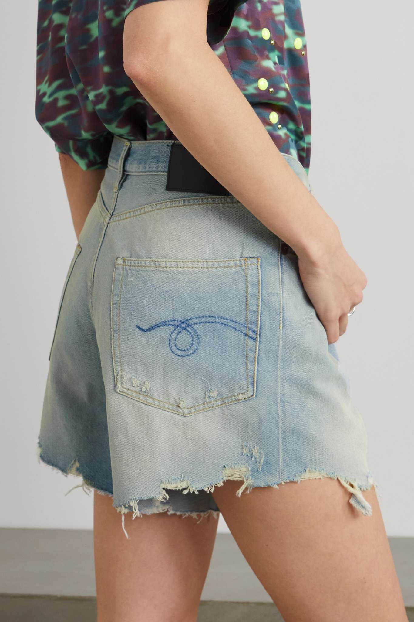 Damon distressed pleated denim shorts - 4