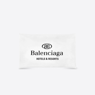 BALENCIAGA Hotels & Resorts Bedding Queen Size in White outlook