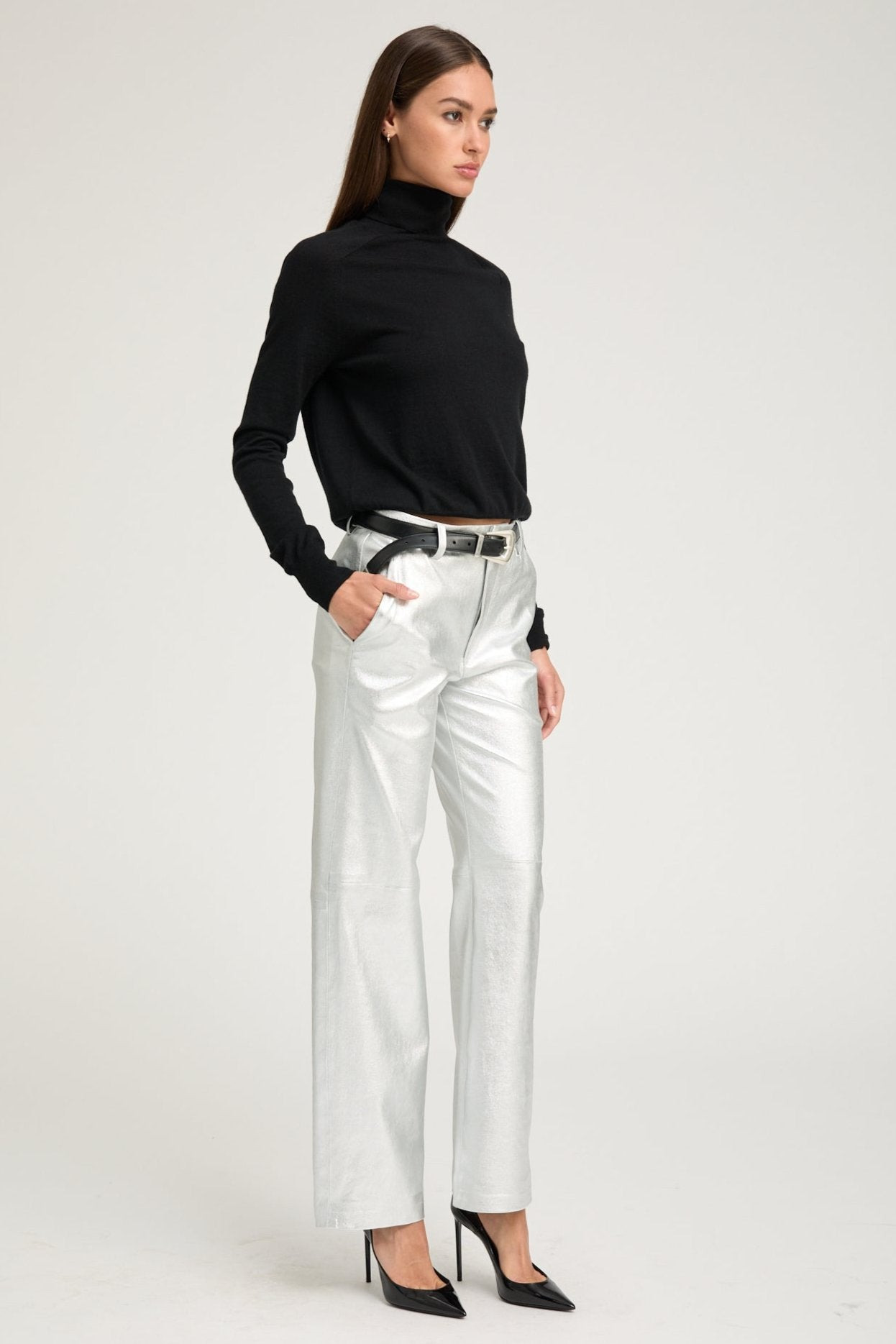 BLACK CASHMERE TURTLENECK SWEATER - 2