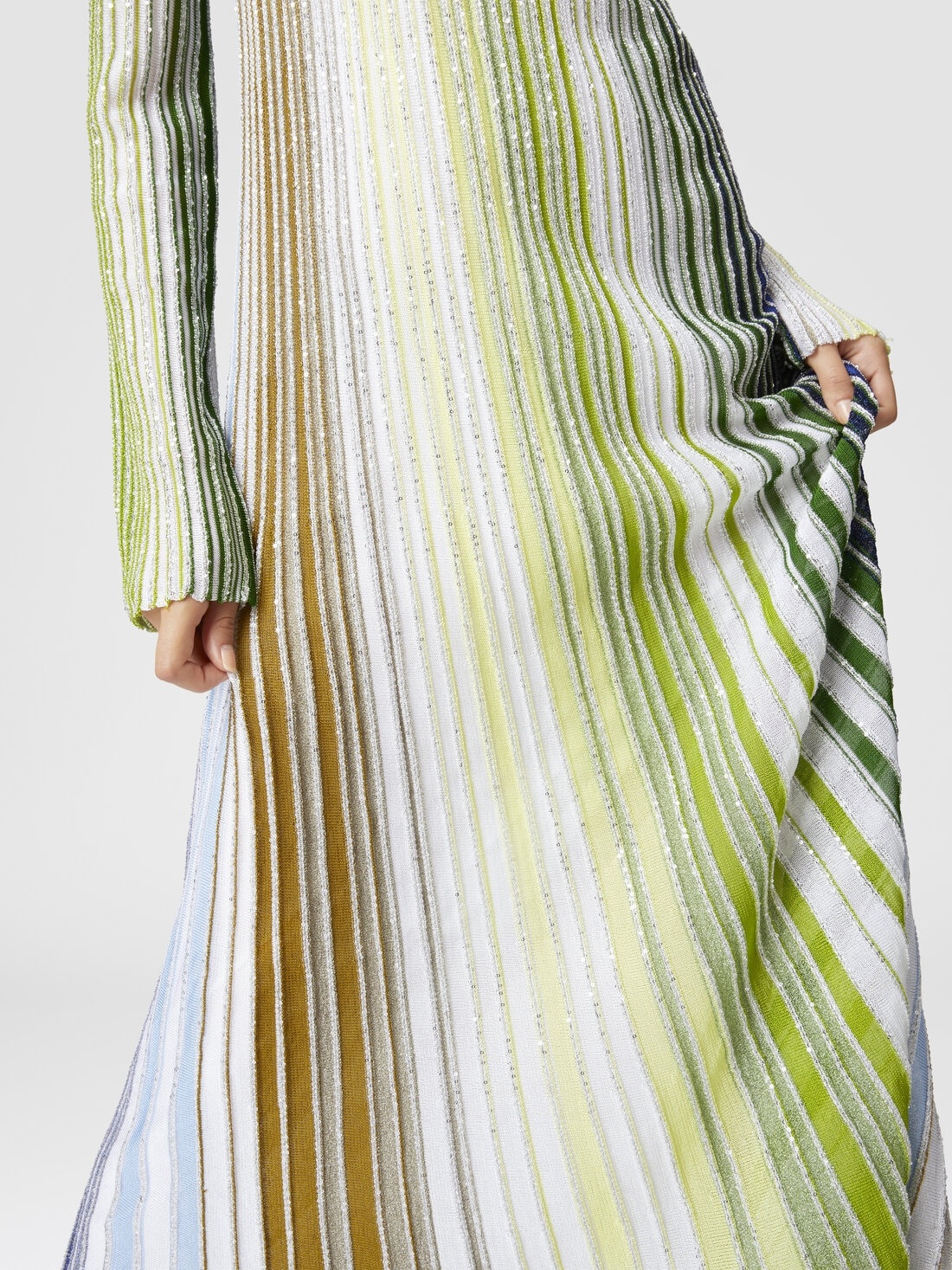 Striped partial long dress with sequins and long sleeves - 5