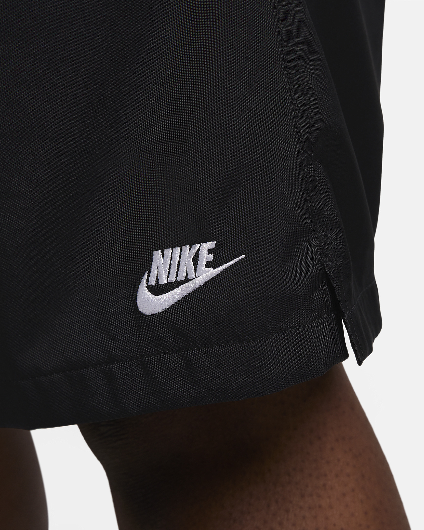Nike Club Men's Woven Flow Shorts - 12