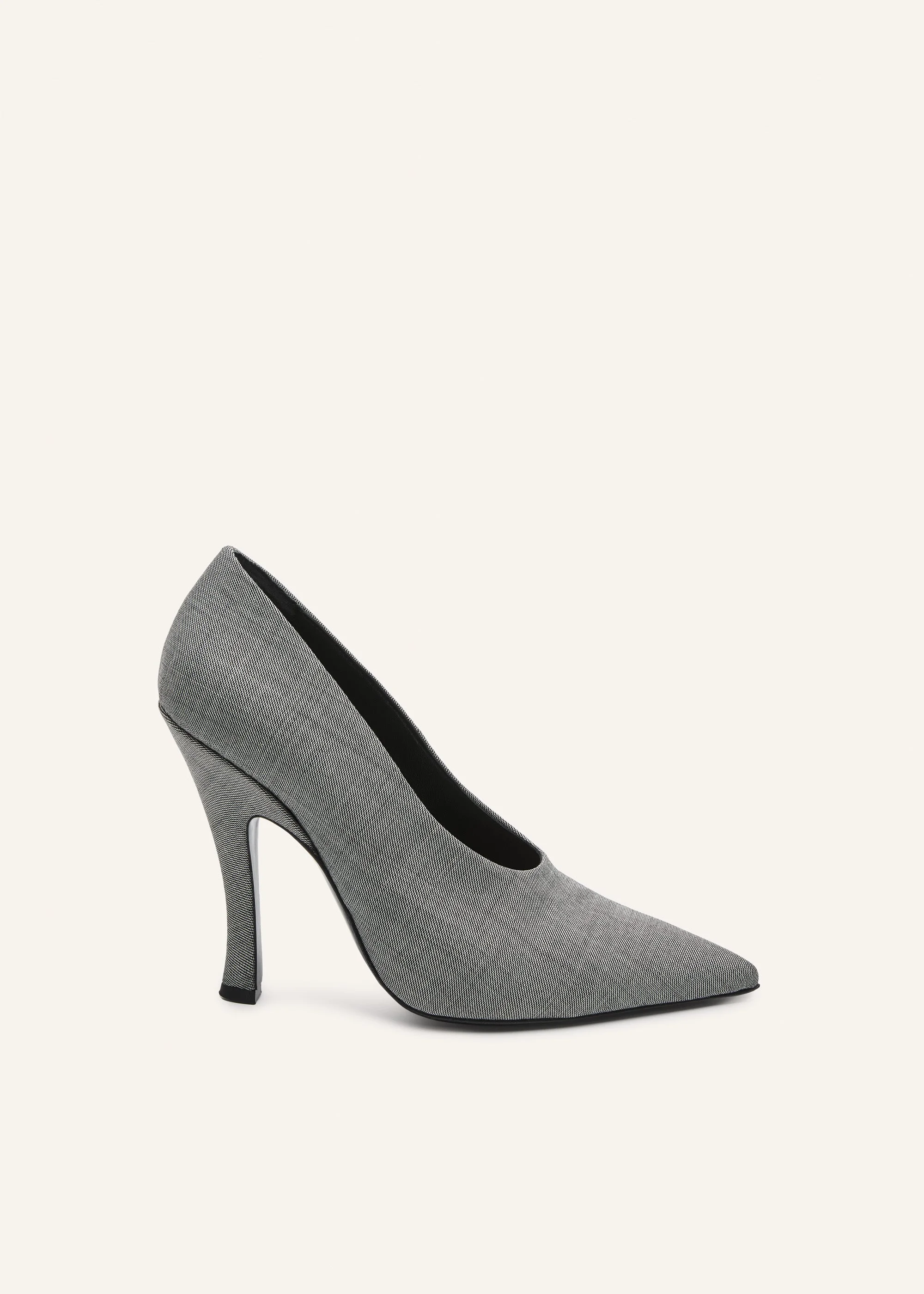 Loomed sculptural pumps in grey - 1