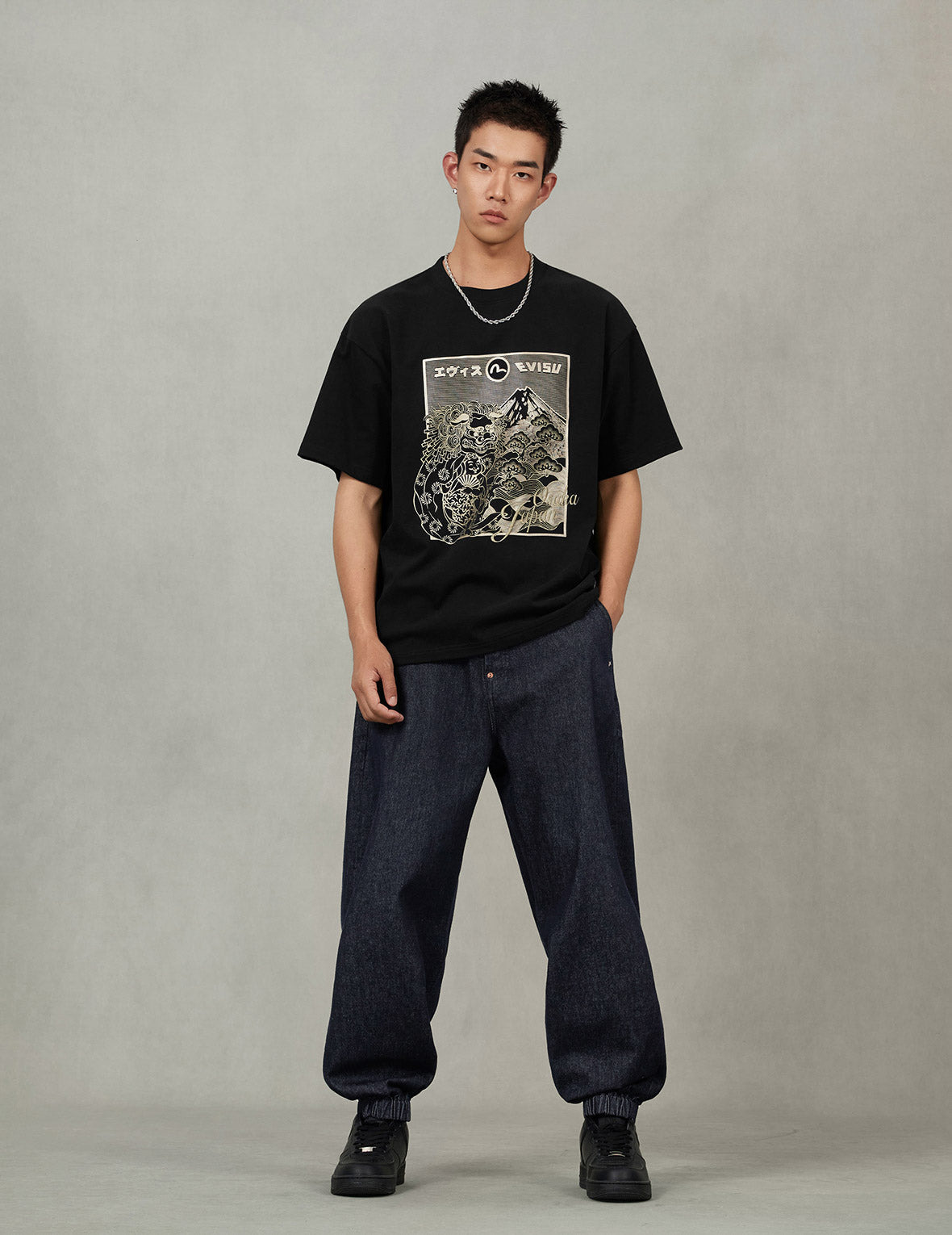 Lion Dance and Mountain Embroidery Relax Fit T-Shirt - 5