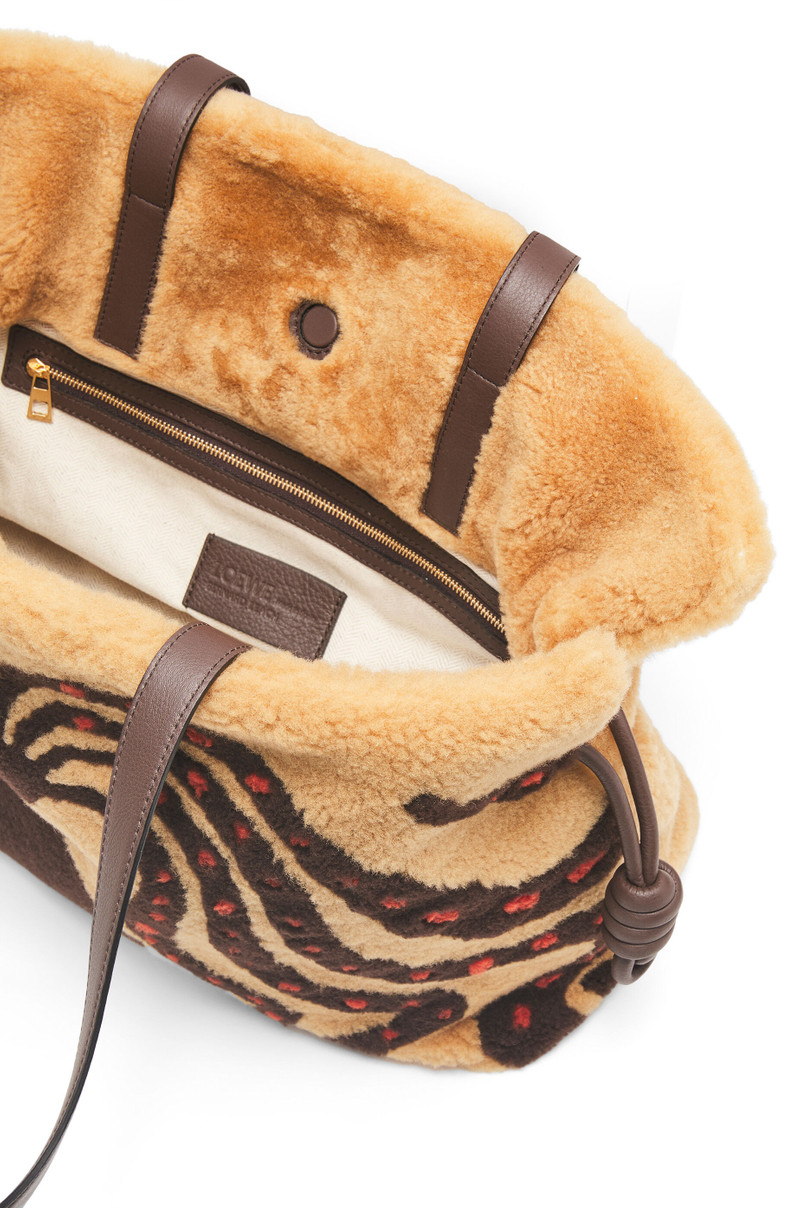 XL Flamenco clutch octopus in shearling 7