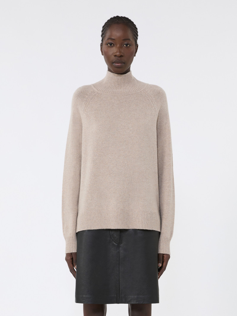 ALCALI Cashmere yarn turtleneck 3