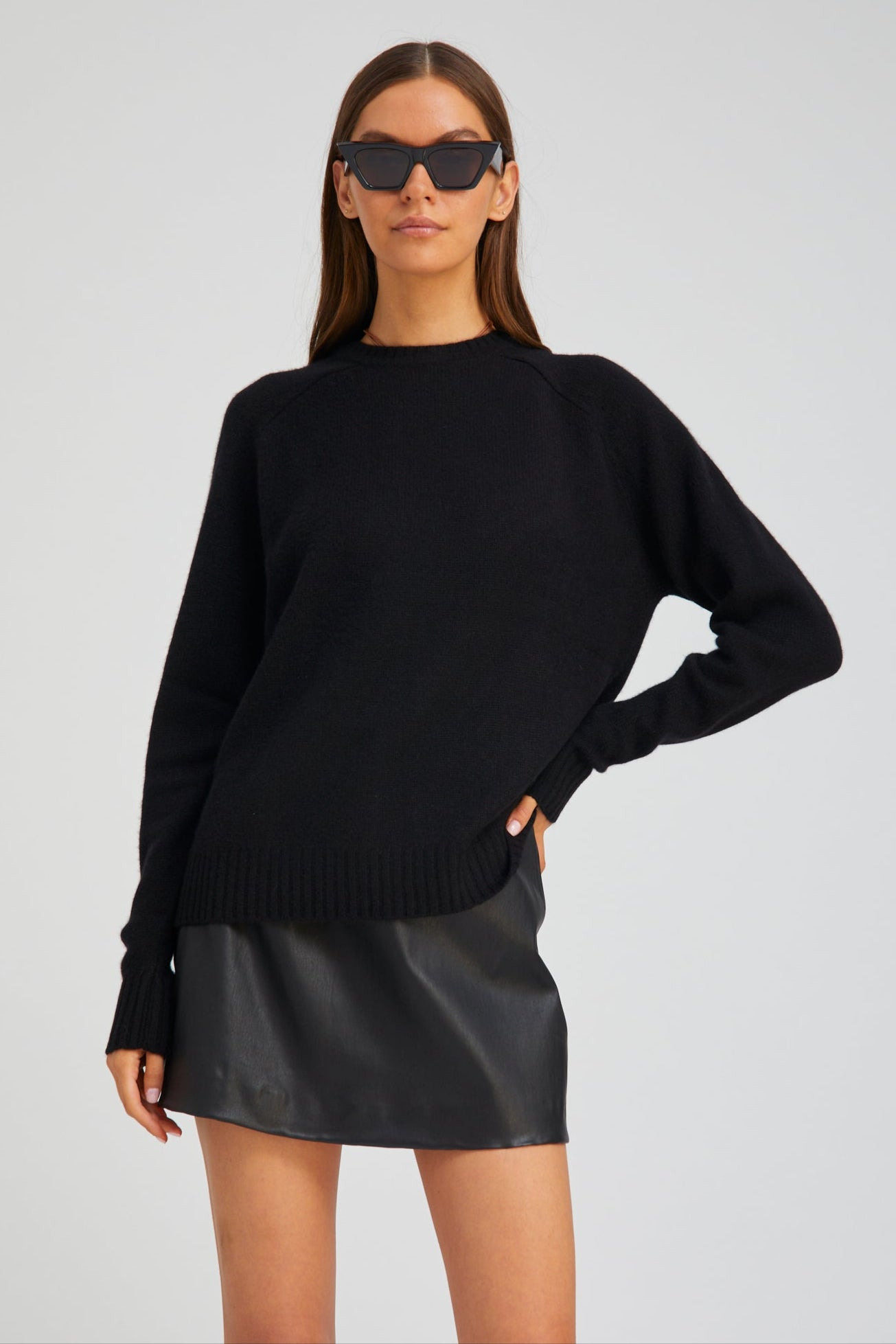 BLACK CASHMERE LOOSE GAUGE CREWNECK - 2