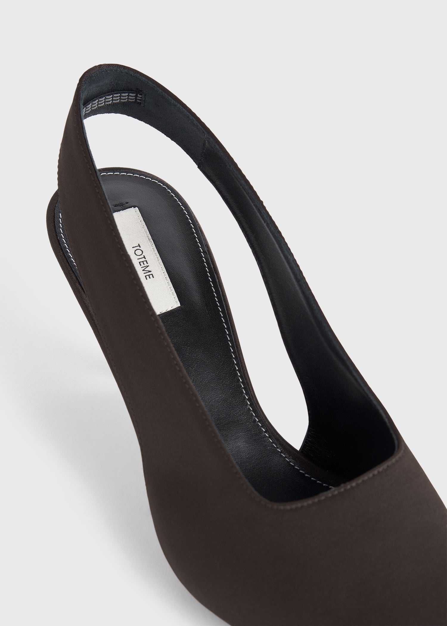 【送料&関税込】TotAme Classic Satin Slingbacks Totême Classic satin slingbacks espresso | REVERSIBLE