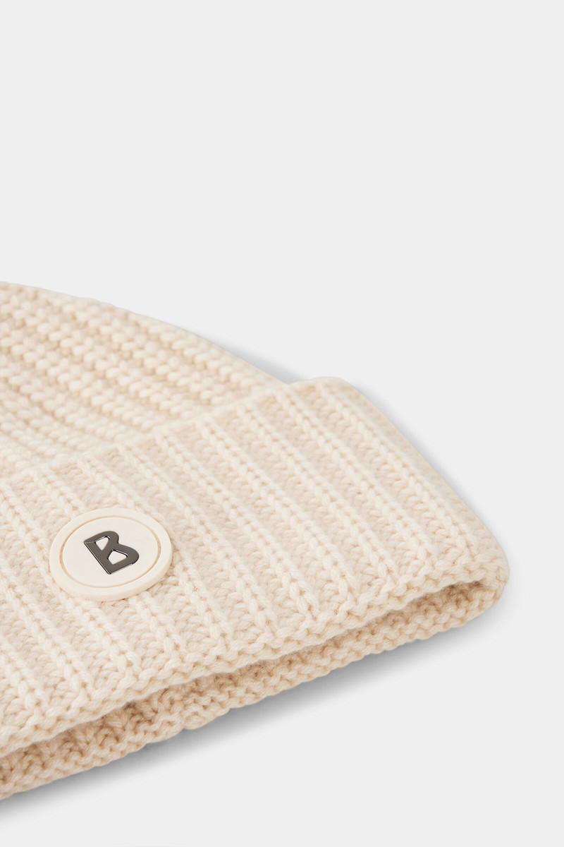 Kilian knitted cashmere hat in Cream 3
