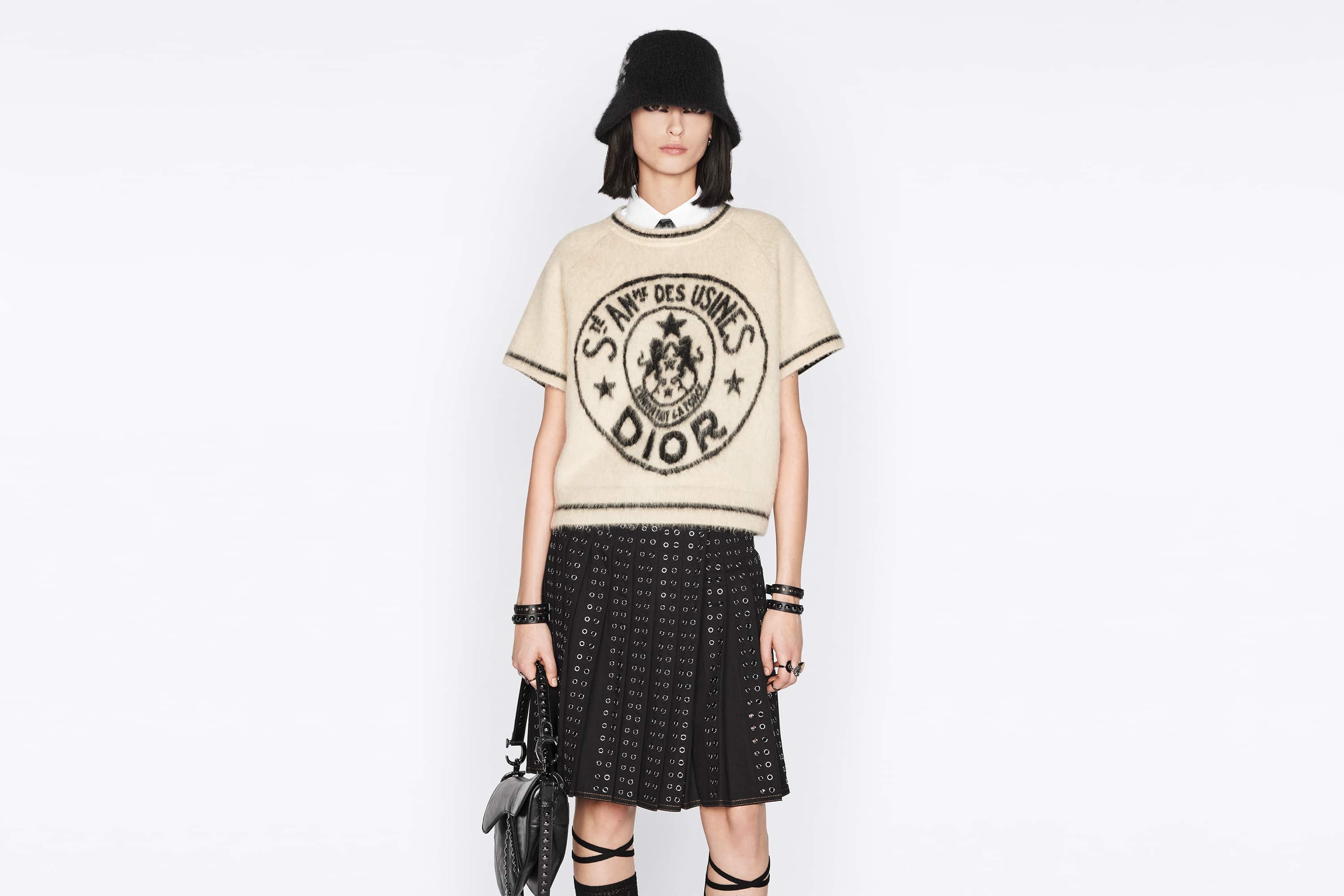 Short-Sleeved Sweater - 7