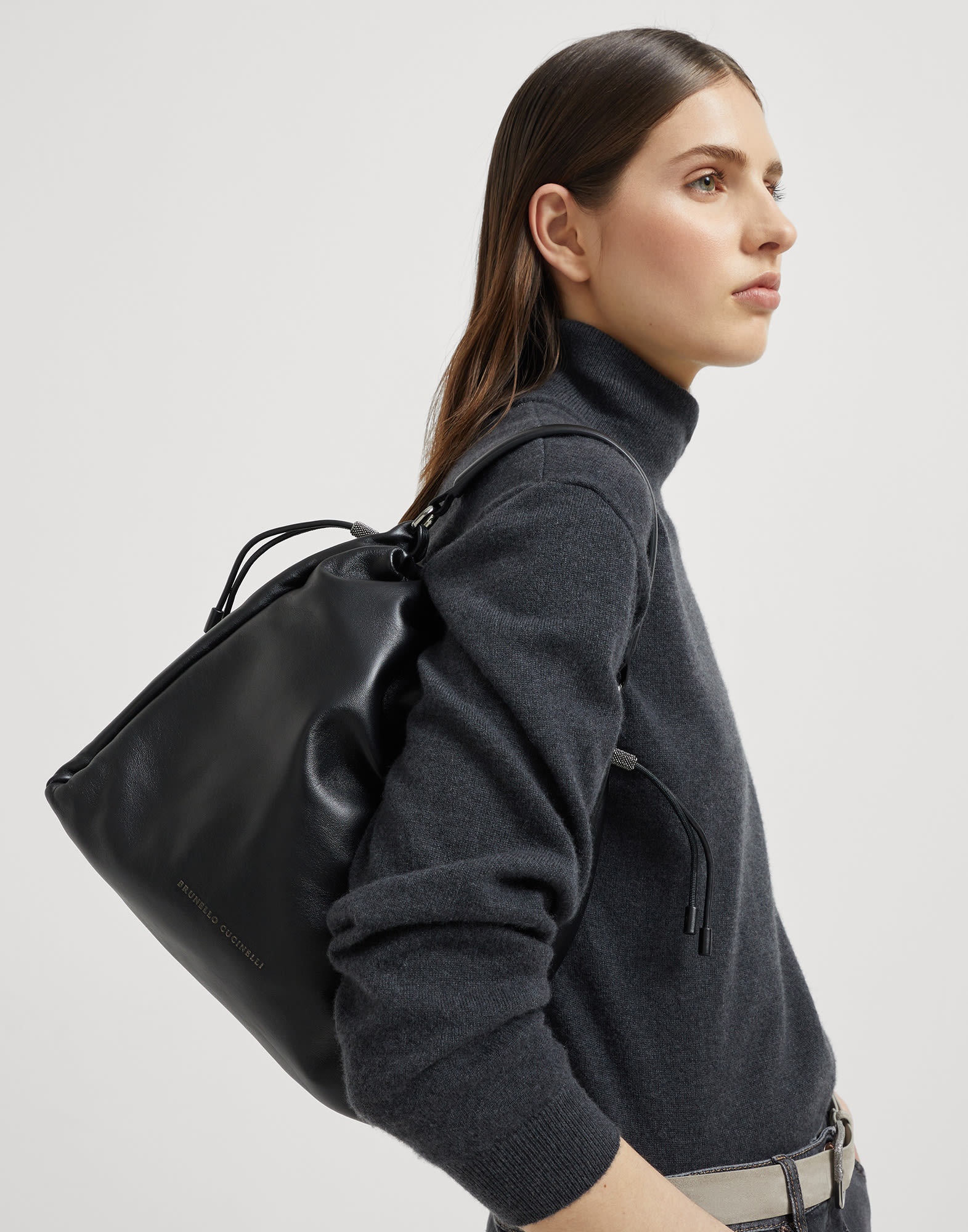 Mellow bucket bag in soft leather with monili - 4