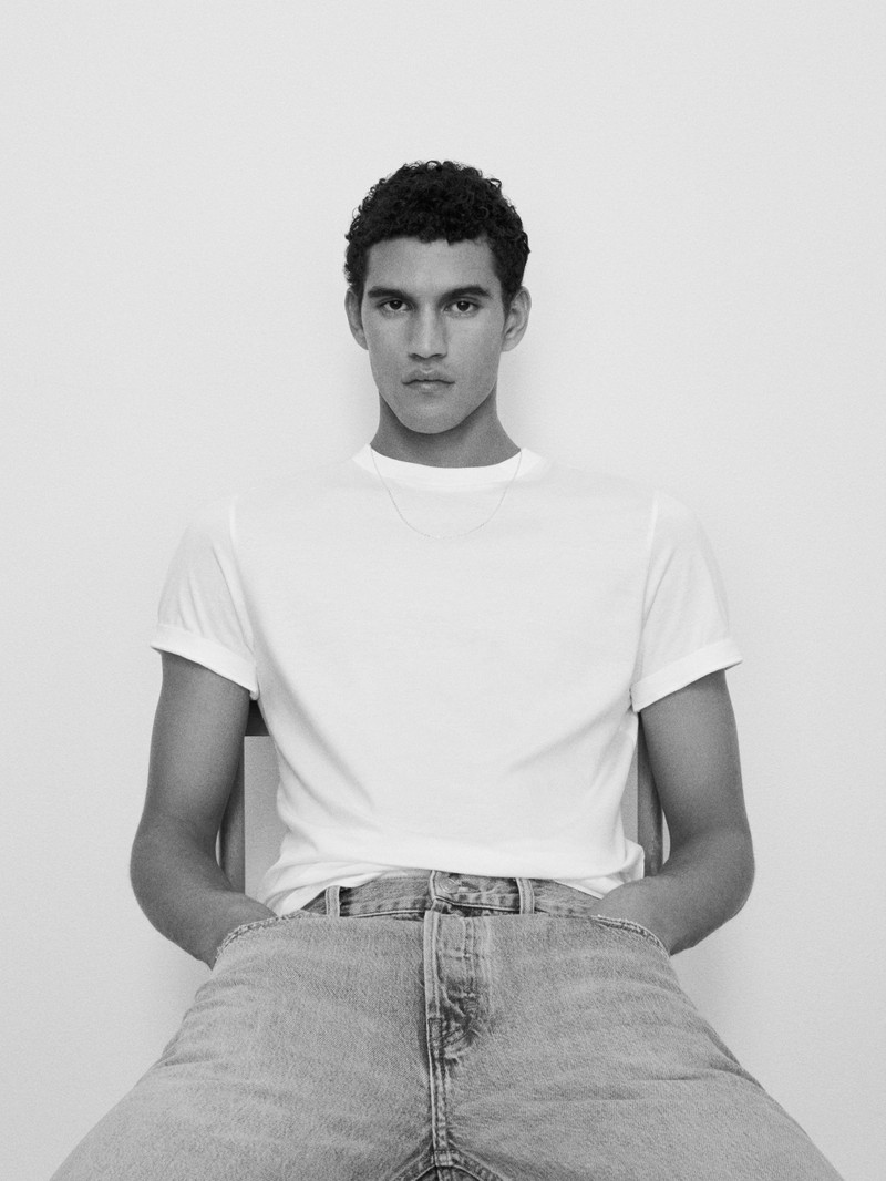 FRAME Light Cotton Tee in White outlook