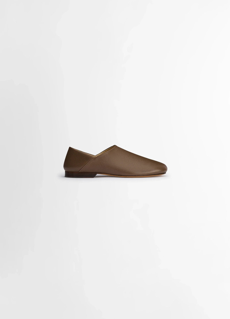 SLIPPERS 1