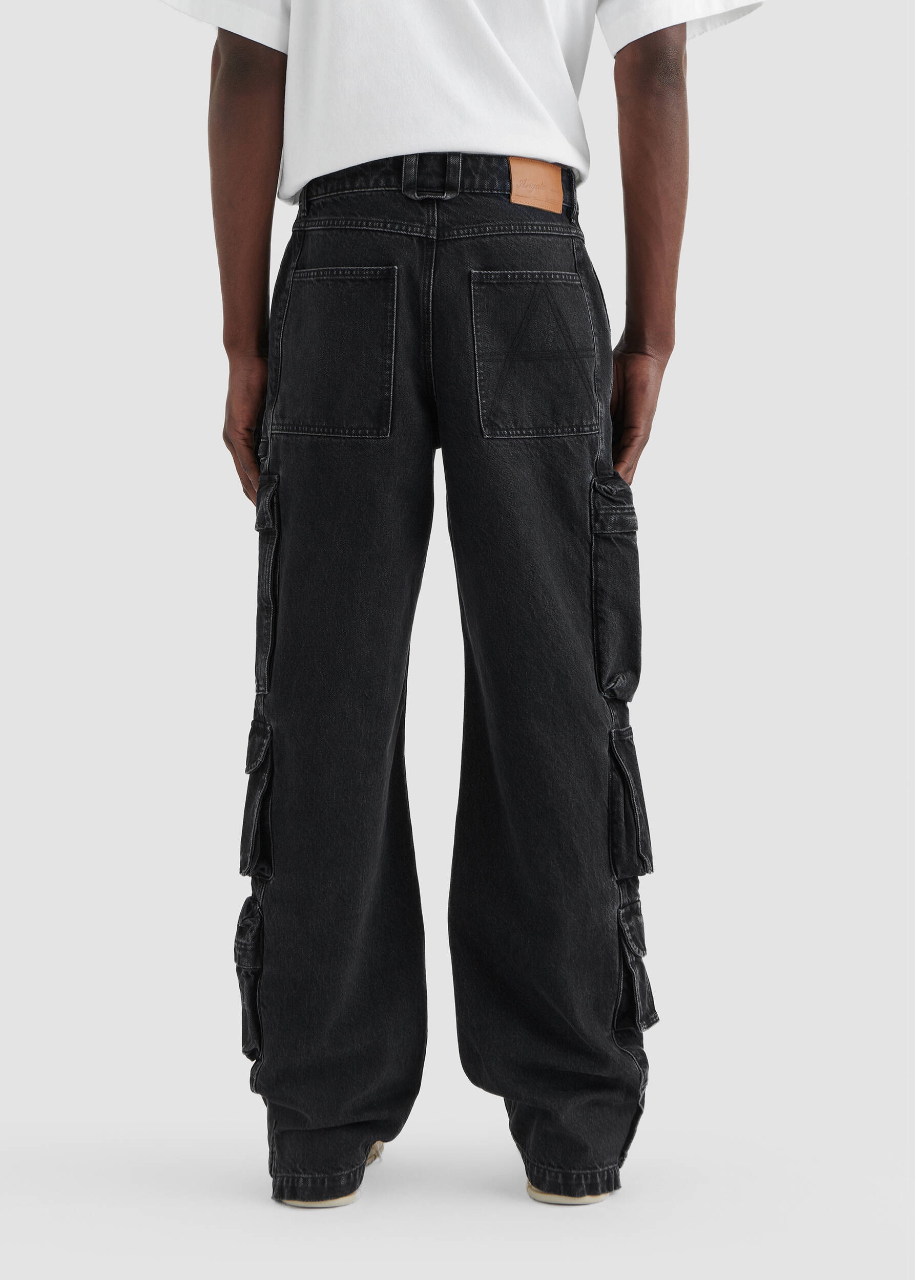 【AAKE】CARGO BLACK JEANS COOL GIRL DENIM CARGO PANT – AKIRA