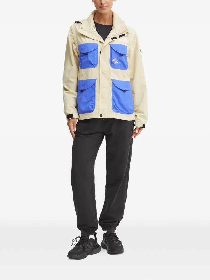 The North Face pockets hooded jacket outlook