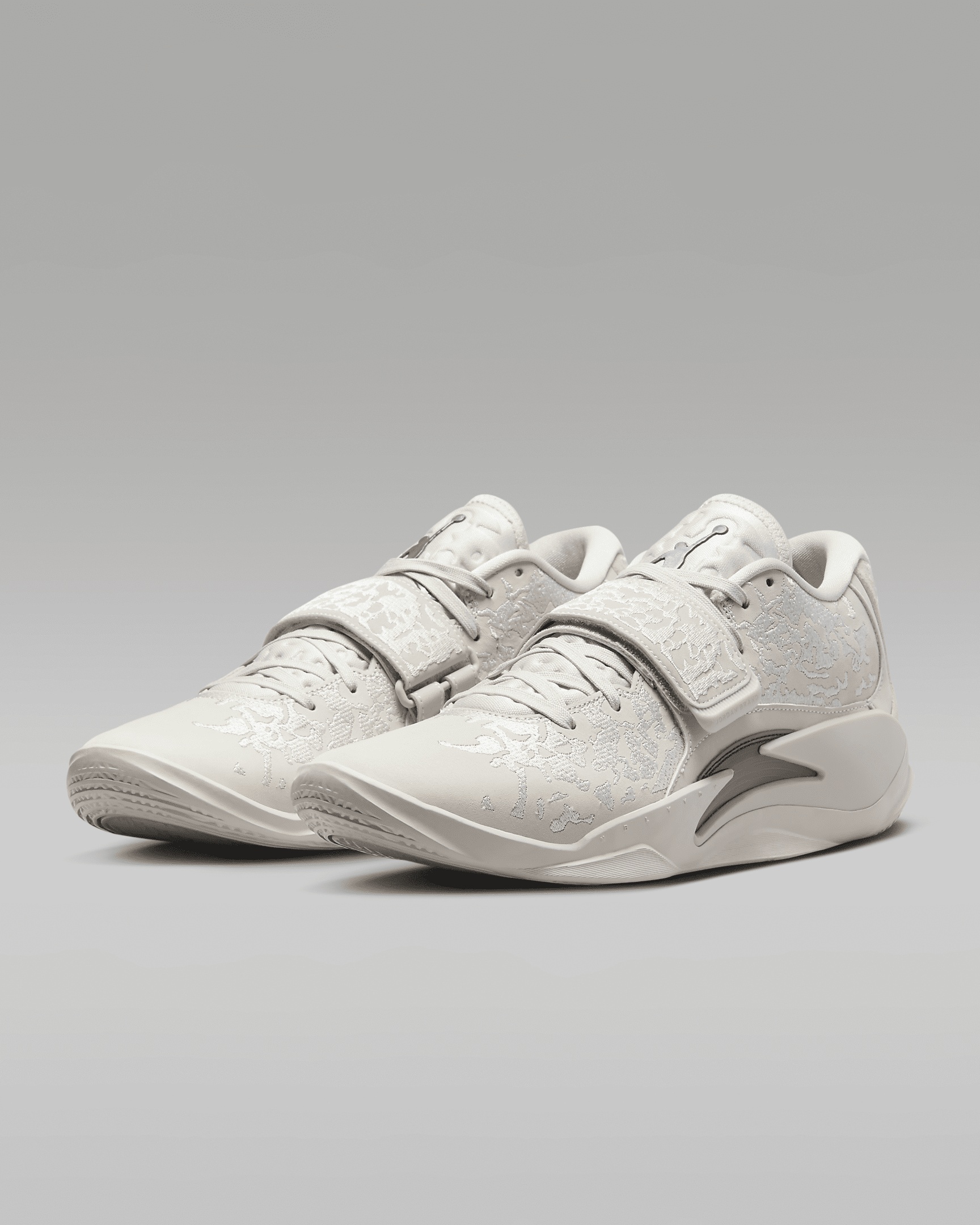 Zion 3 M.U.D. "Light Bone" SE Basketball Shoes - 5