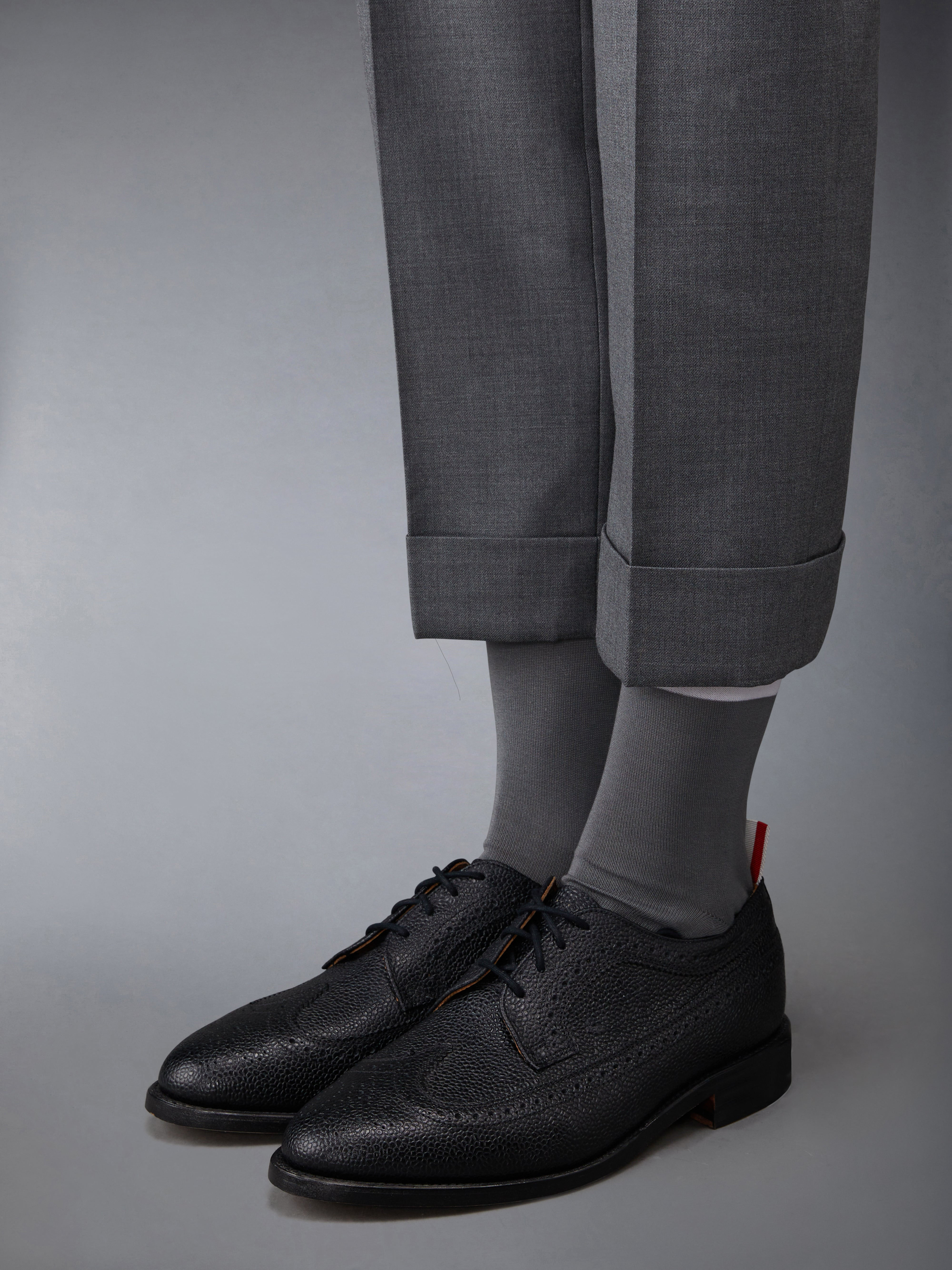 Classic Longwing Brogue Flat In Black Pebble Grain - 4