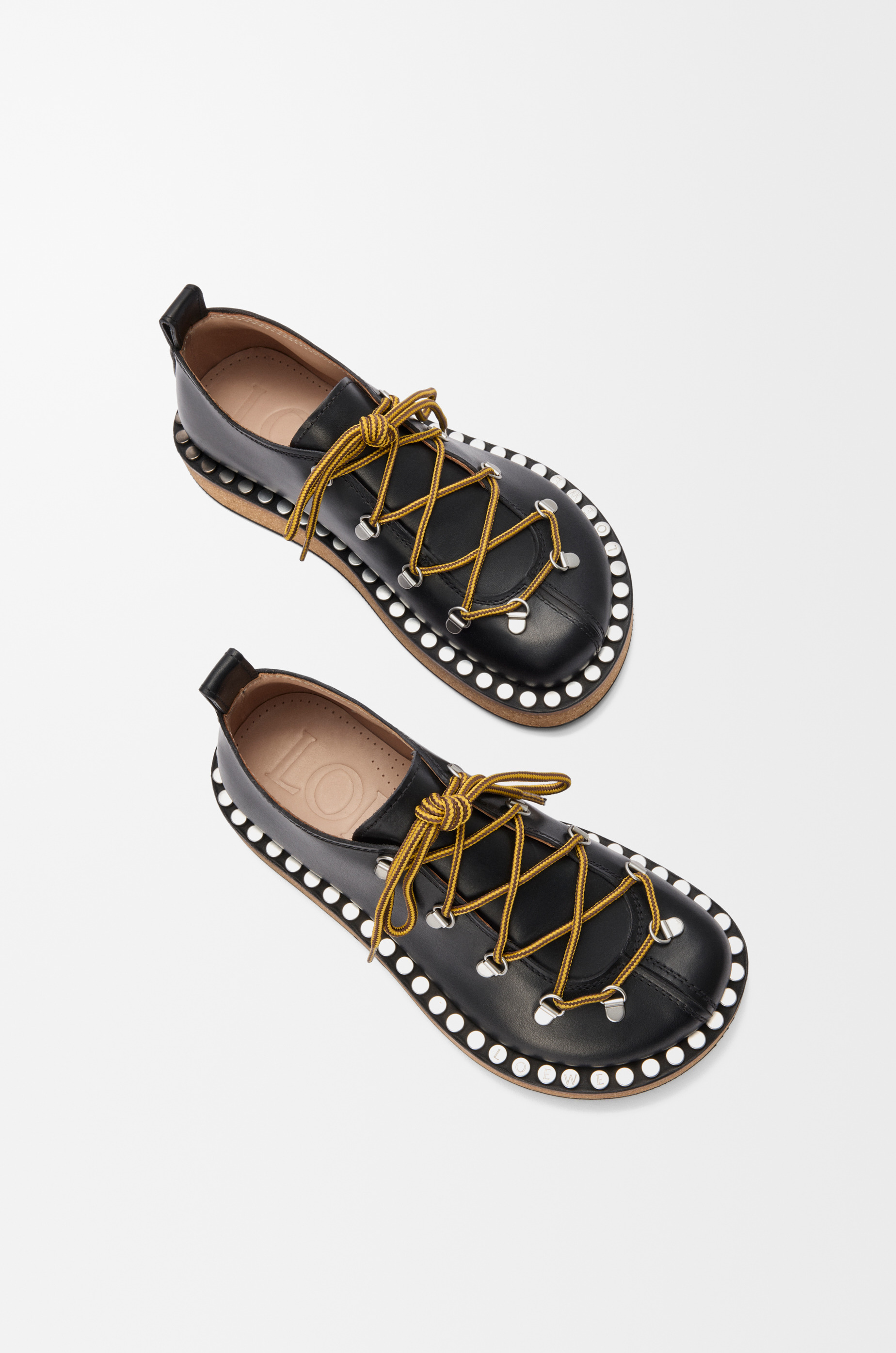 Rivet lace-up in vegetable-tanned calfskin - 4