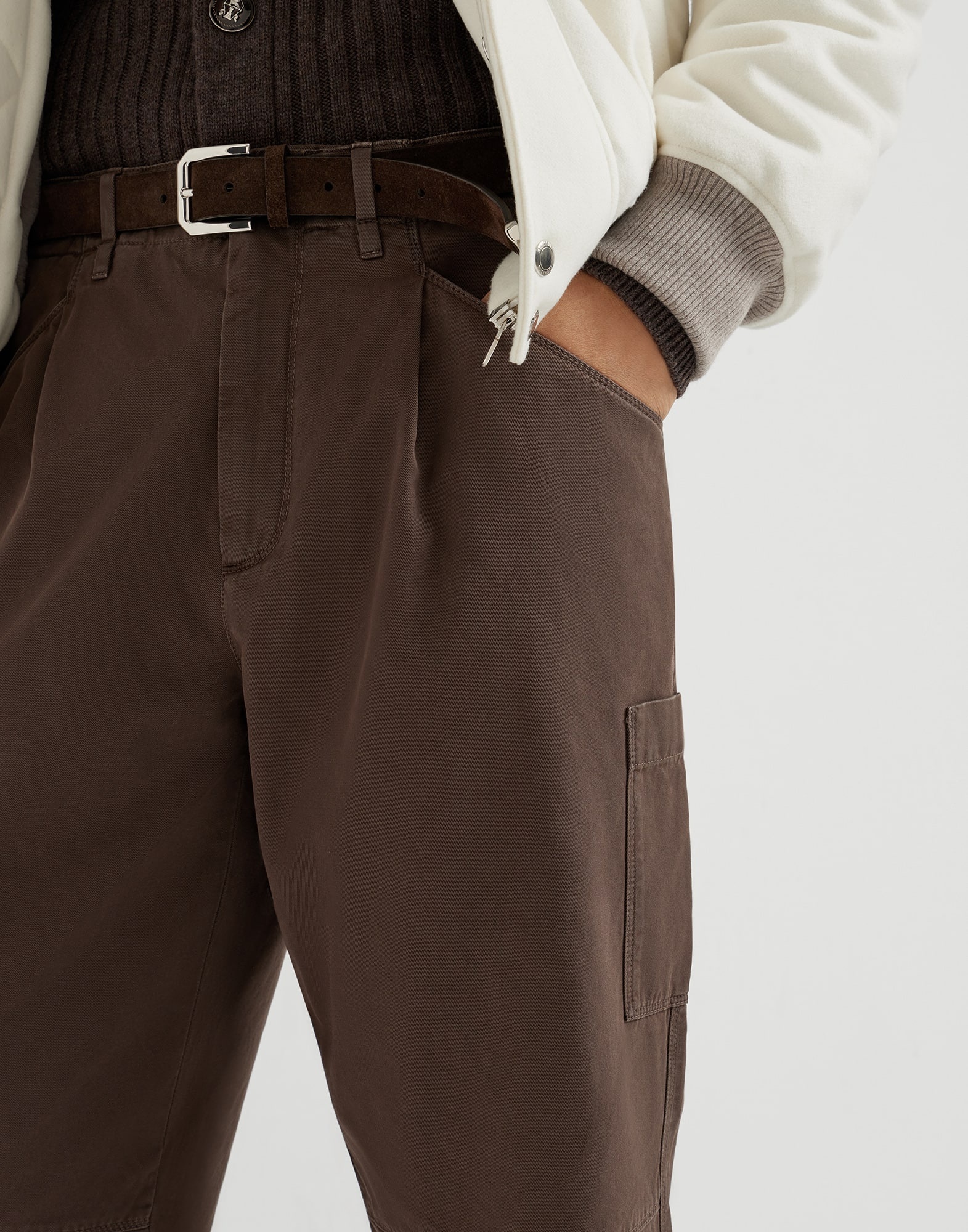 Twisted cotton gabardine ergonomic trousers with patch pockets - 3