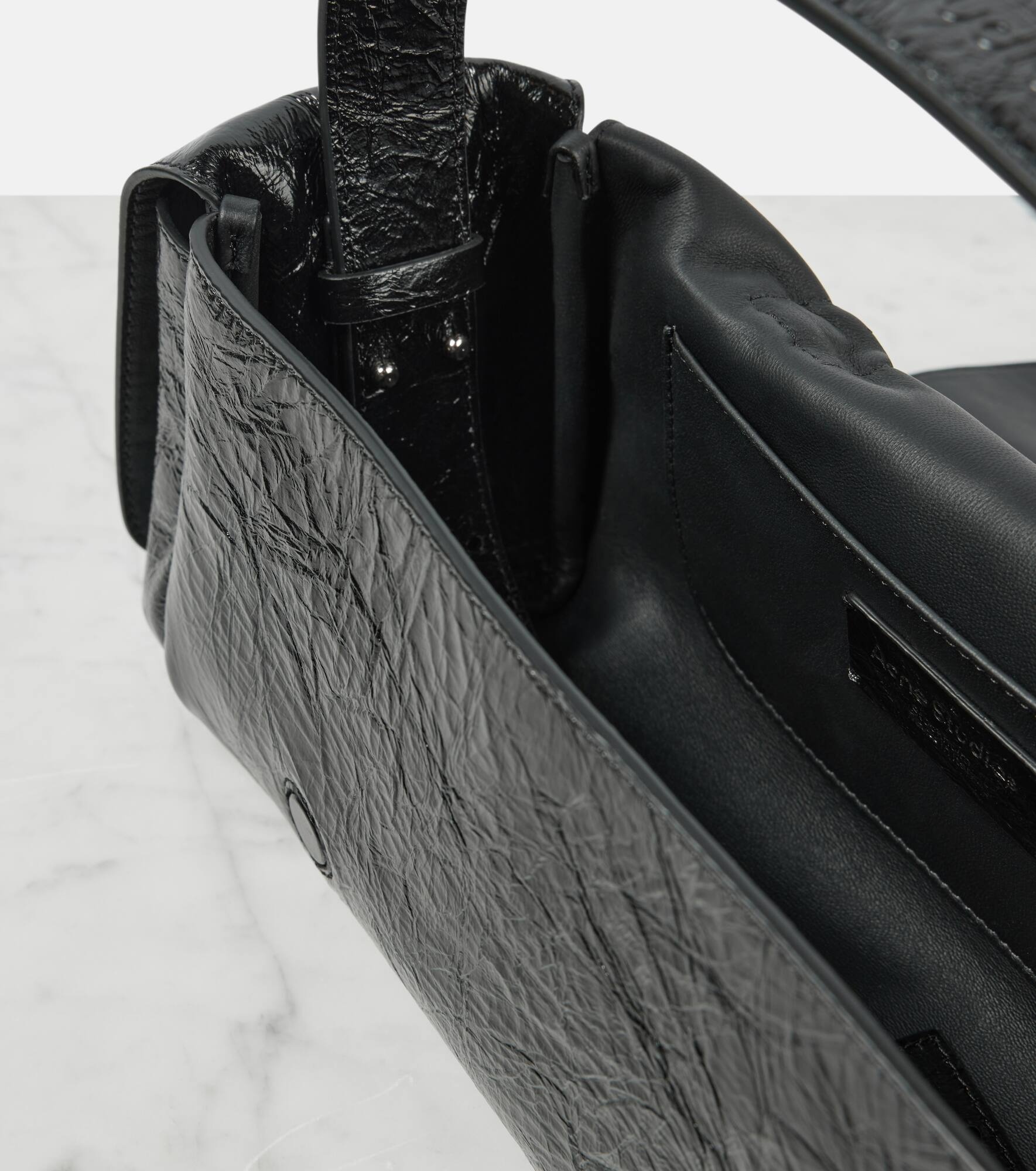 Multipocket leather shoulder bag - 3
