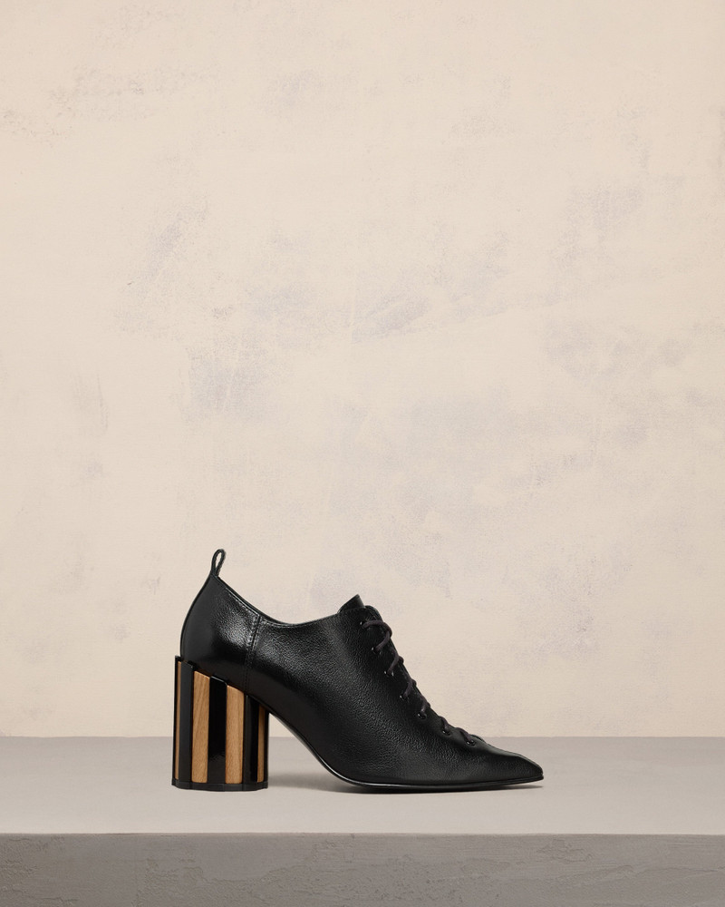 POINTED TOE LACE-UP SHOES 1