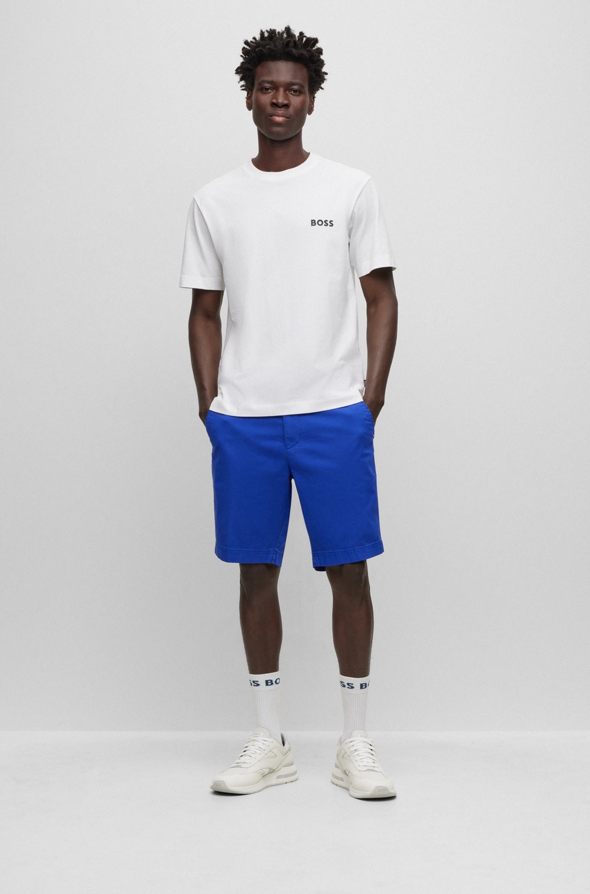 SLIM-FIT SHORTS IN STRETCH-COTTON GABARDINE - 3