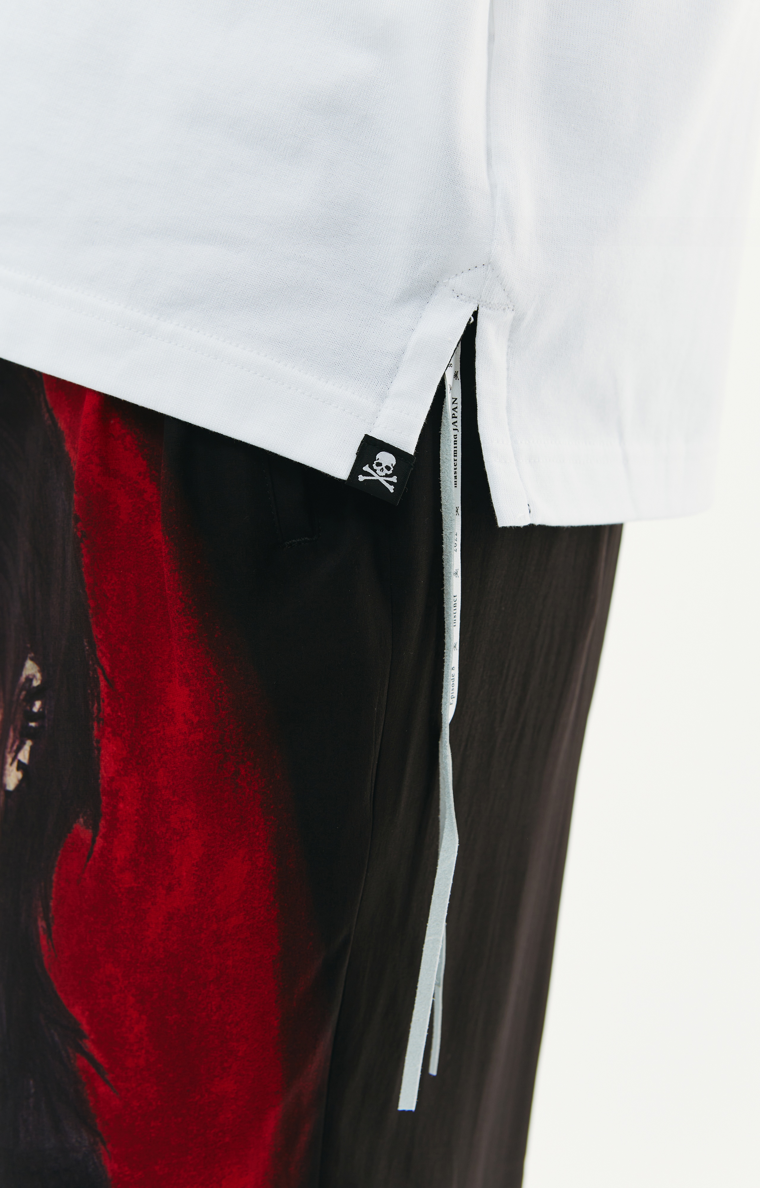 WHITE T-SHIRT WITH PATCHES - 4