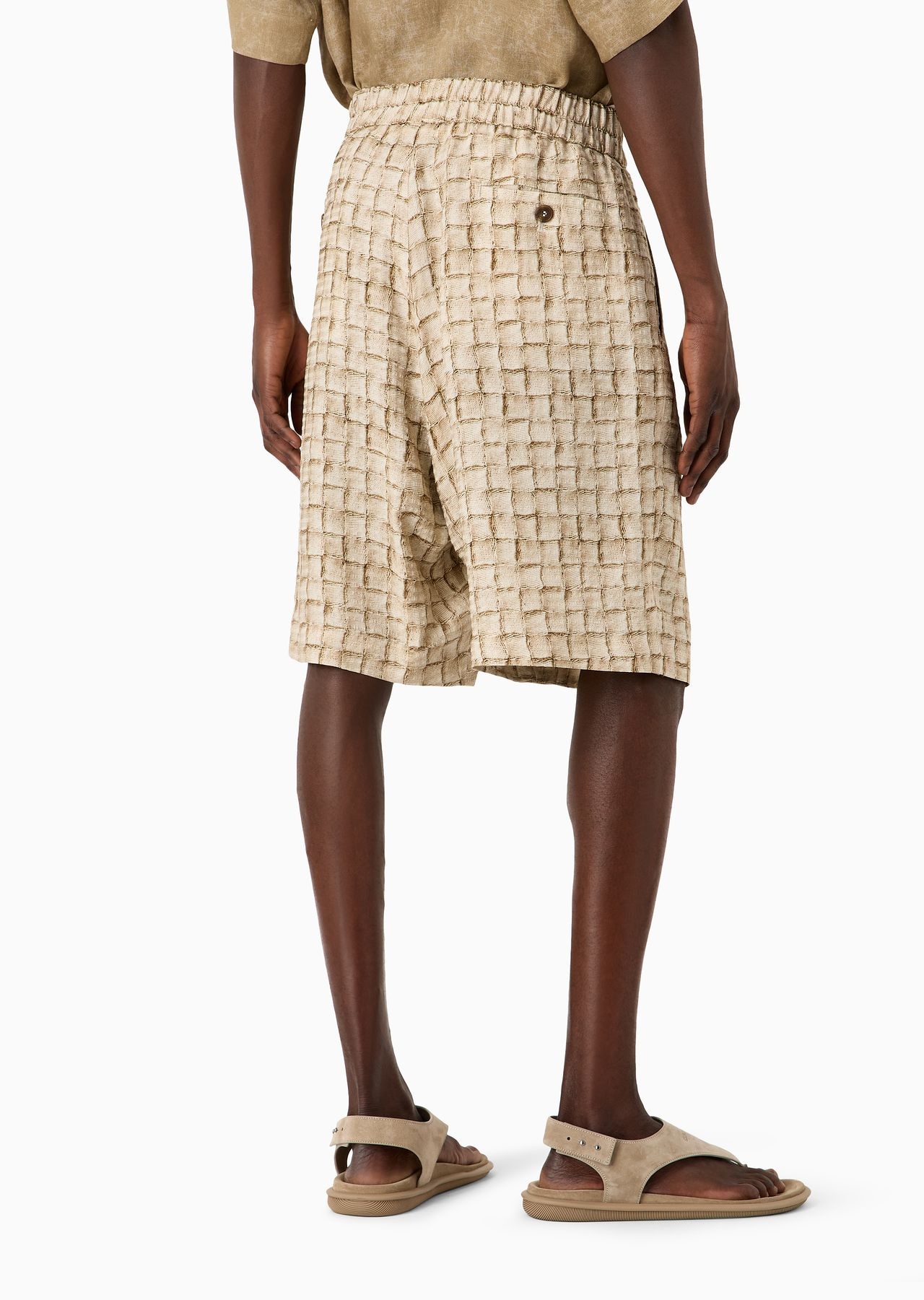 Printed cupro one-pleat Bermuda shorts - 3