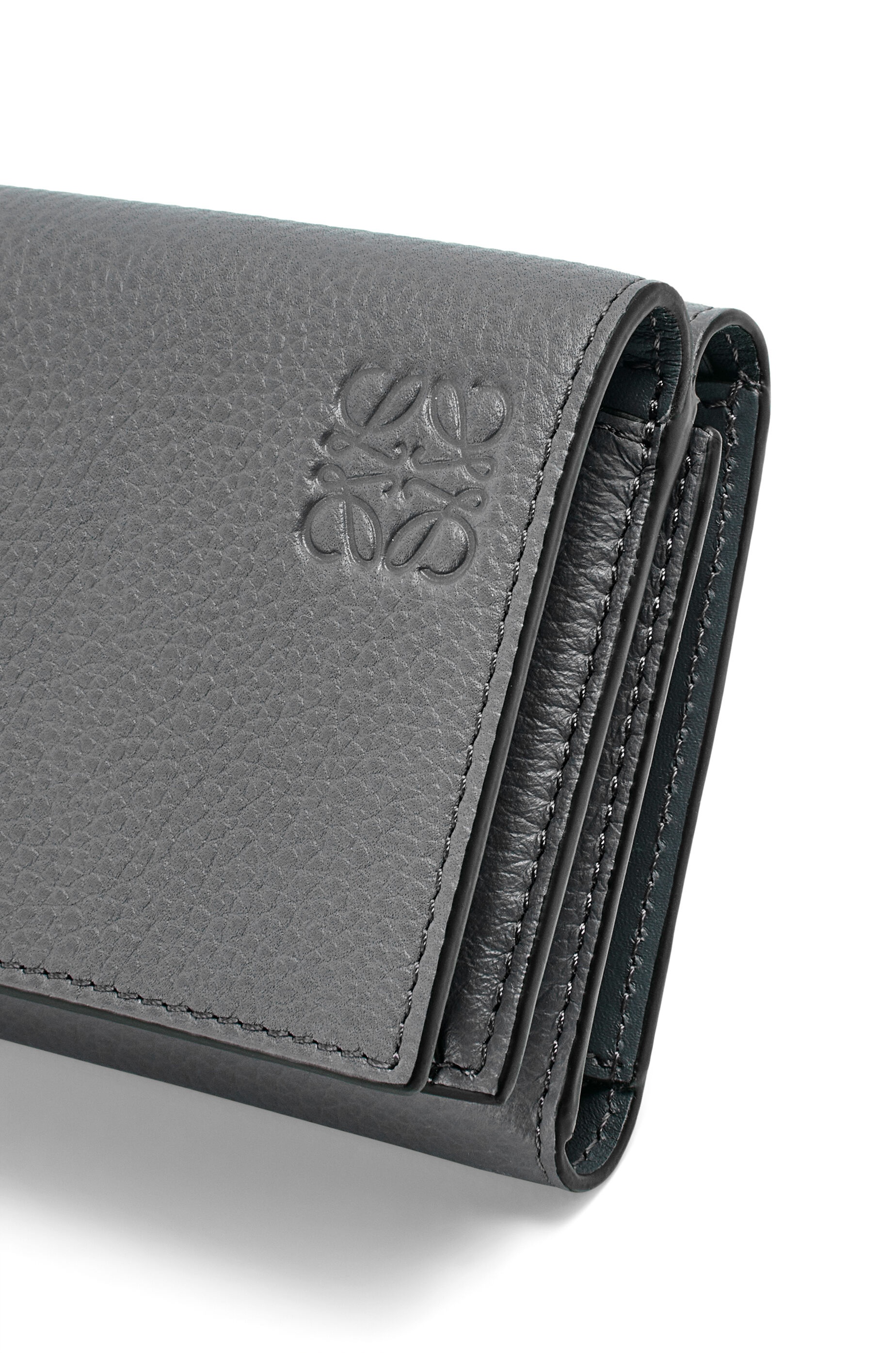 Trifold wallet in soft grained calfskin - 6