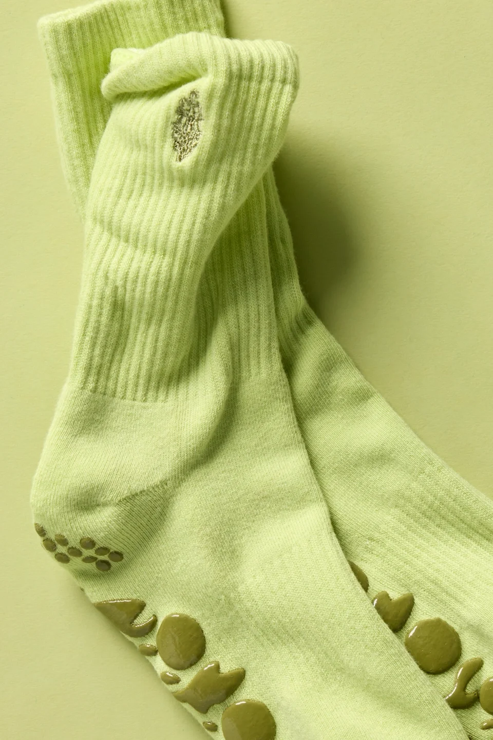 Total Buti Pilates Grip Socks - 1