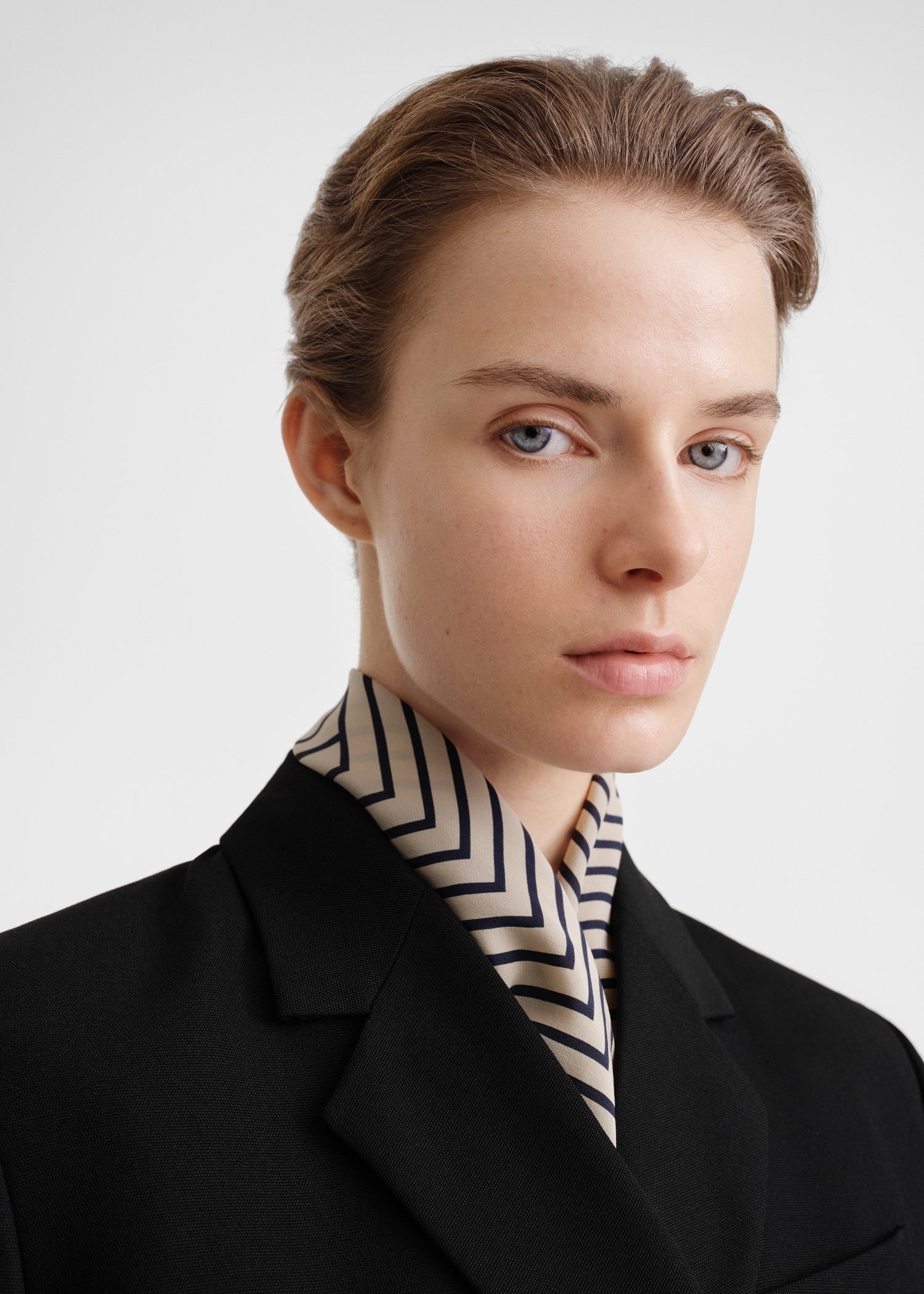 Totême Signature monogram silk scarf crème | REVERSIBLE