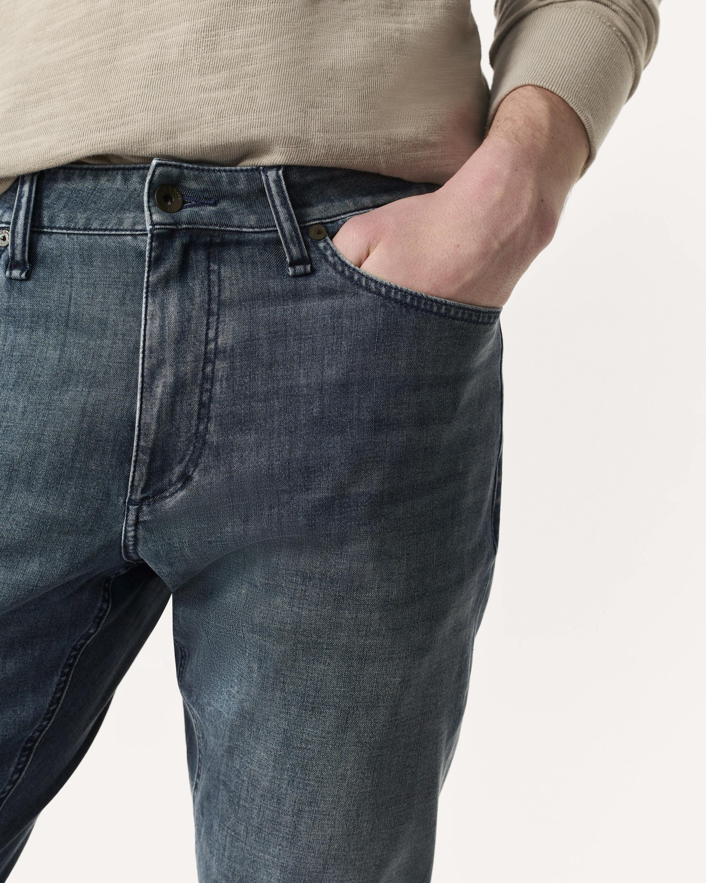 Fit 3 Athletic Fit Jeans
rbAIRFLEX Denim - 5