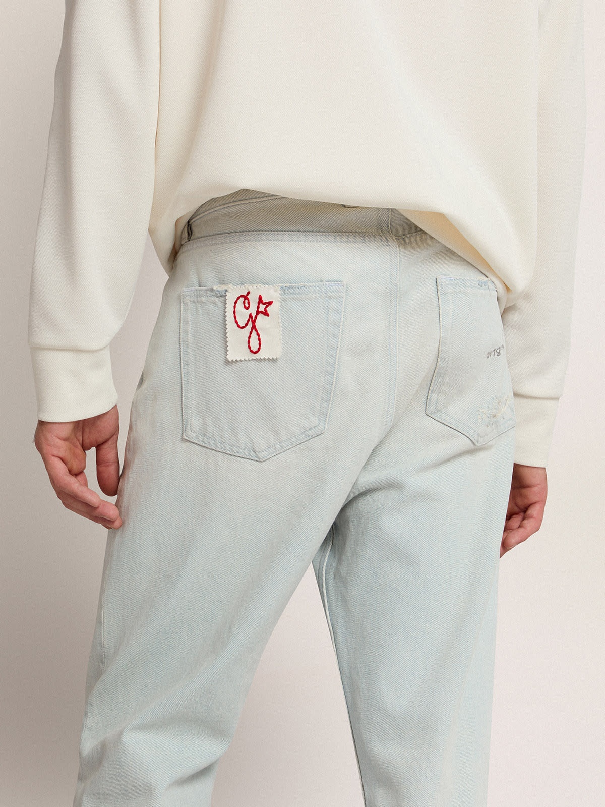 Men's bleached jeans with distressed treatment - 4