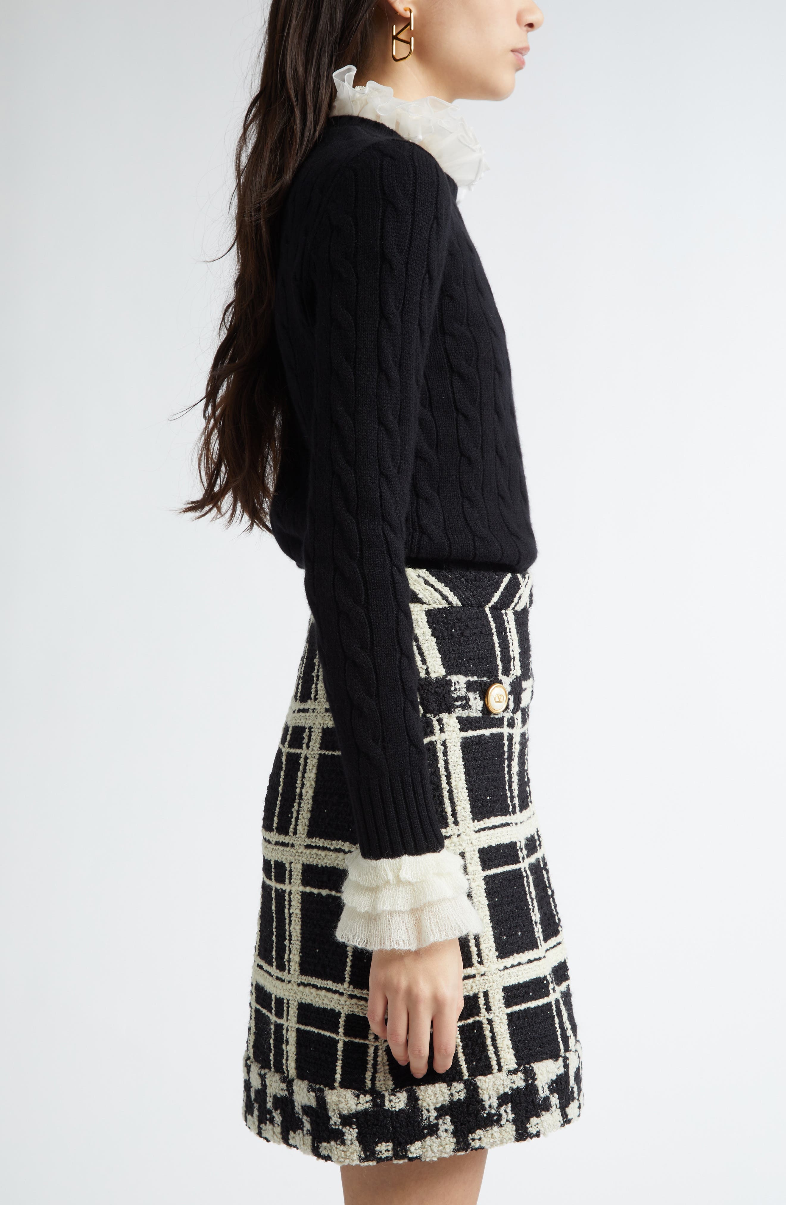 Valentino Garavani Ruffle Cuff Cable Cashmere Sweater in Ivory/Black at Nordstrom - 4