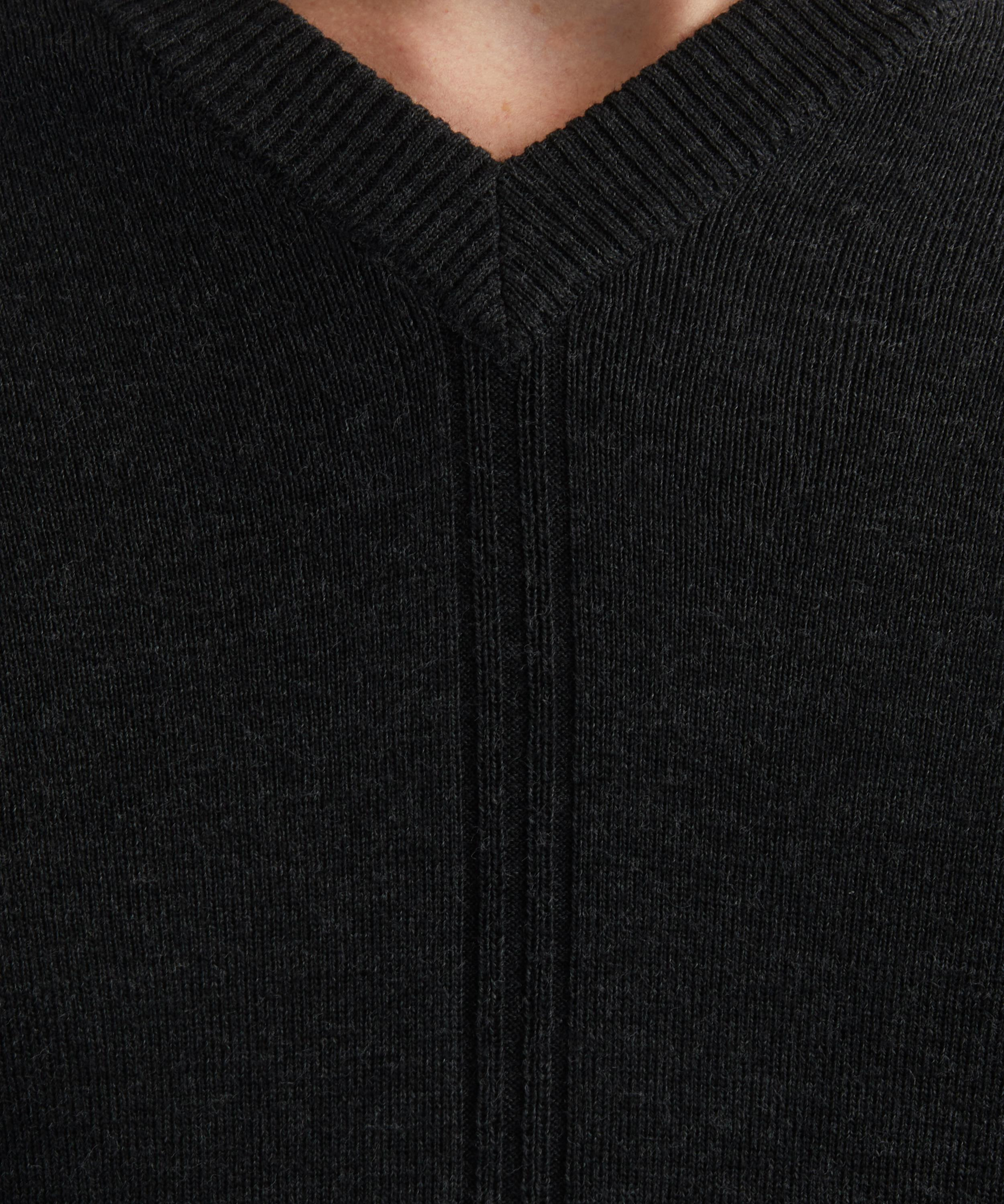 Boxy V-Neck Jumper - 5