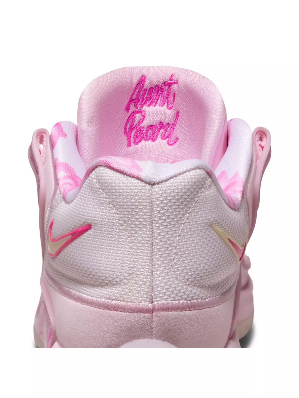 KD18 "Aunt Pearl" Men's Basketball Shoe - 7