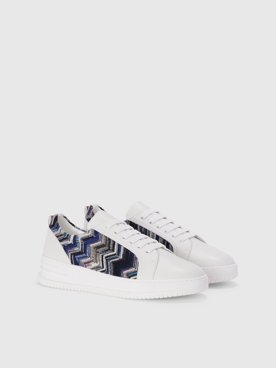Sneakers with zigzag fabric insert - 2