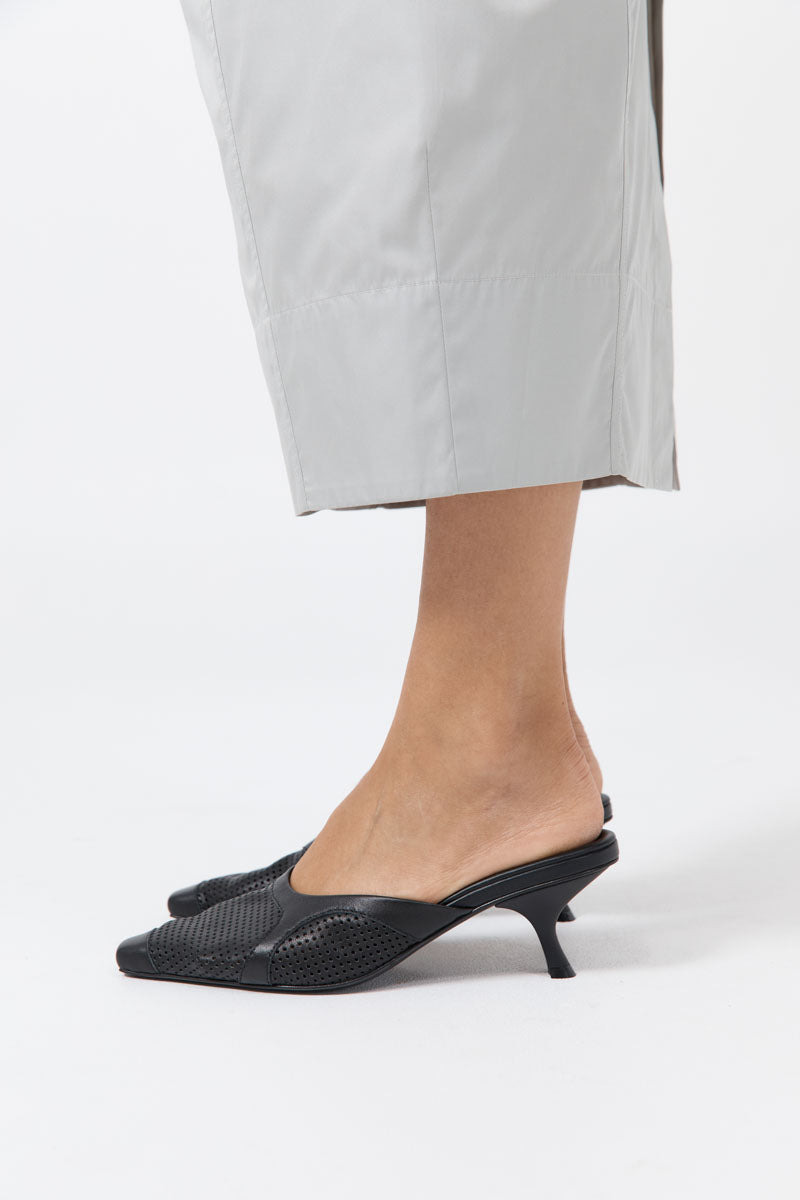 Perforated Heel - Black - 4