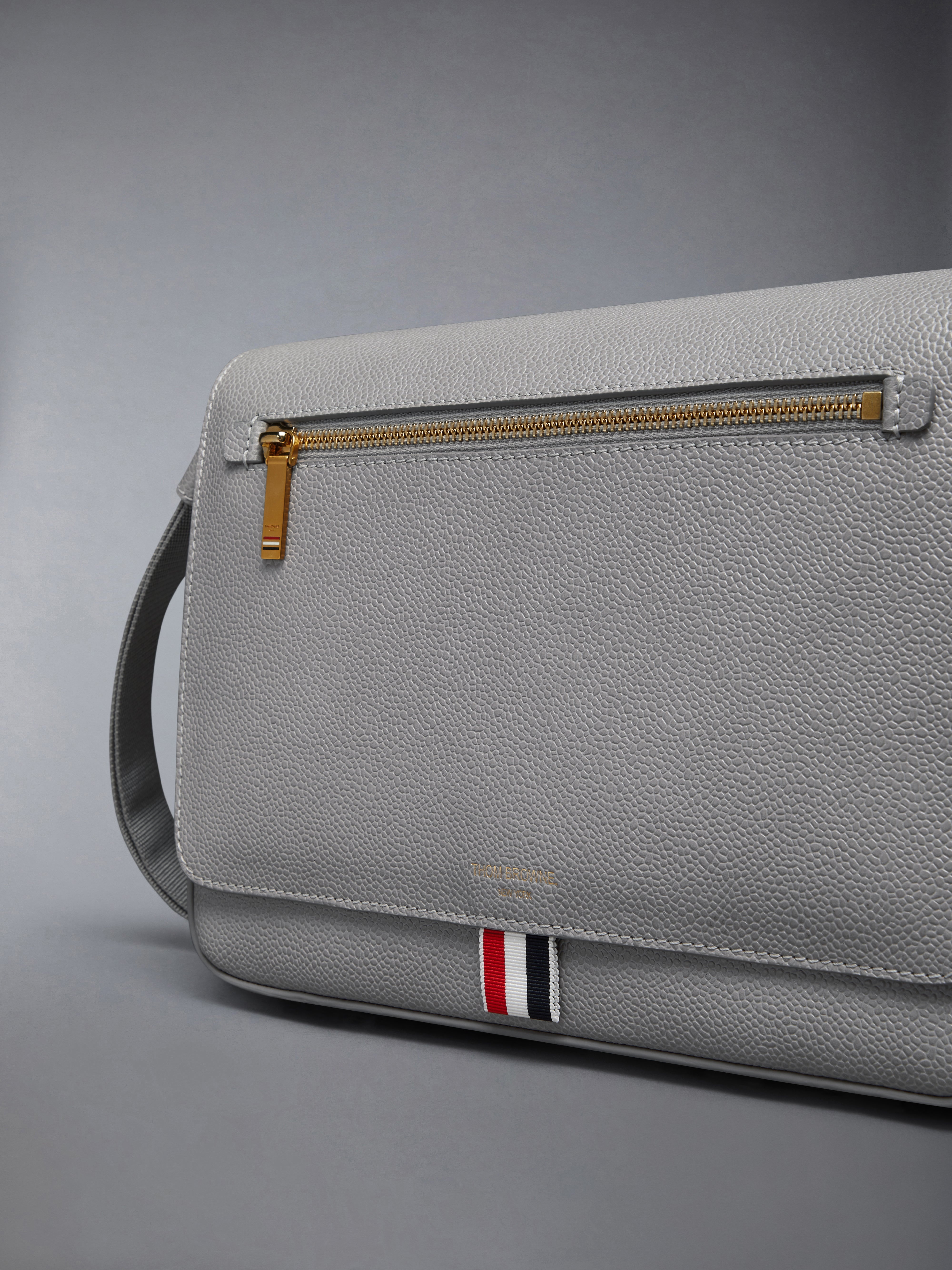 PEBBLE GRAIN REPORTER BAG - 6