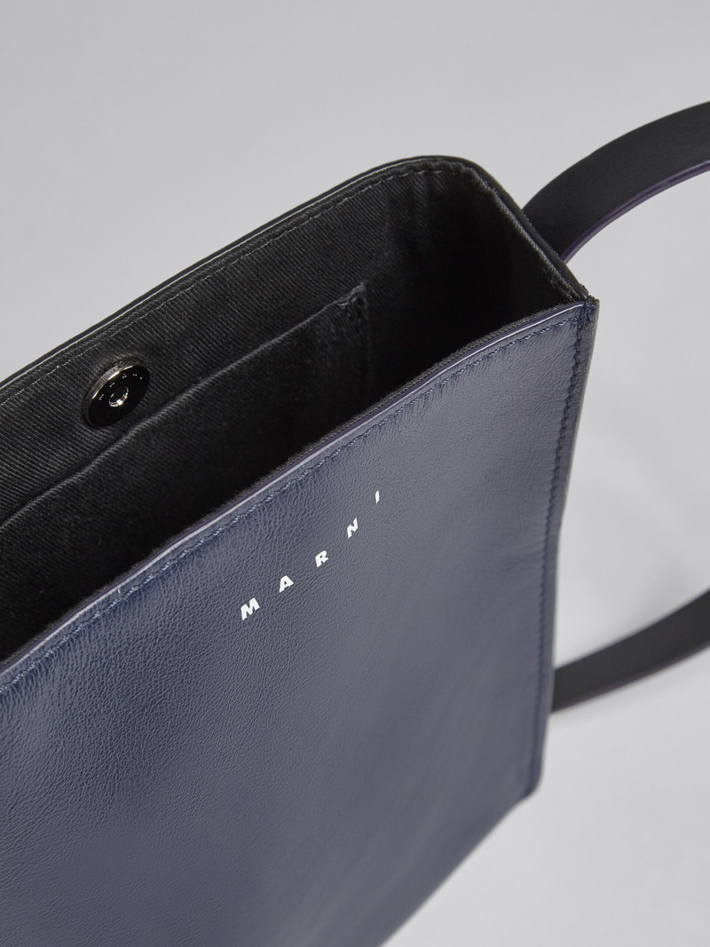 MUSEO SOFT SMALL BAG IN BLUE AND BLACK SHINY LEATHER 4