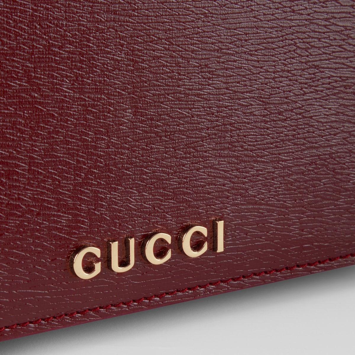 Chain wallet with Gucci script - 4