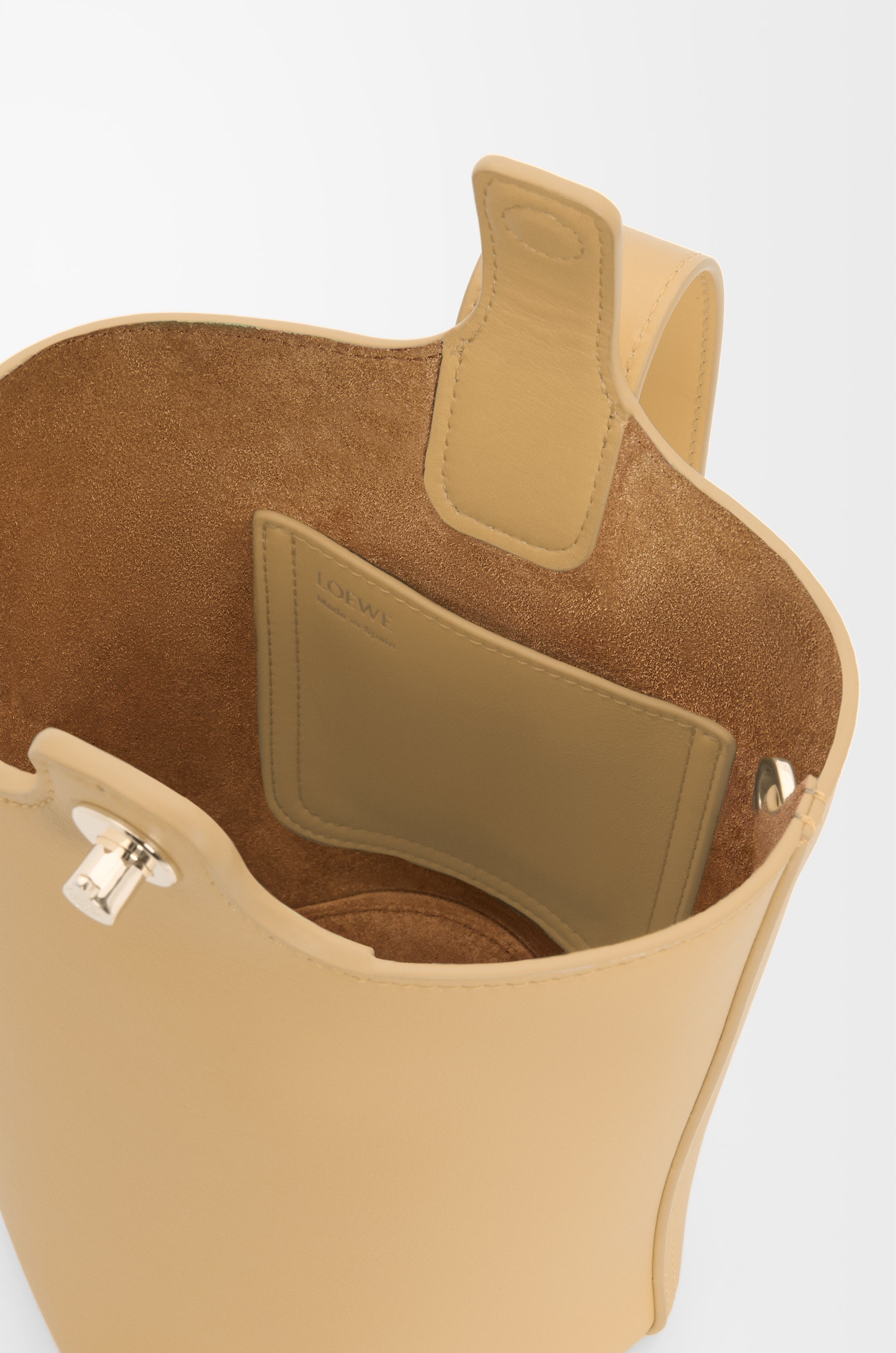 Mini Pebble bucket in smooth calfskin - 7