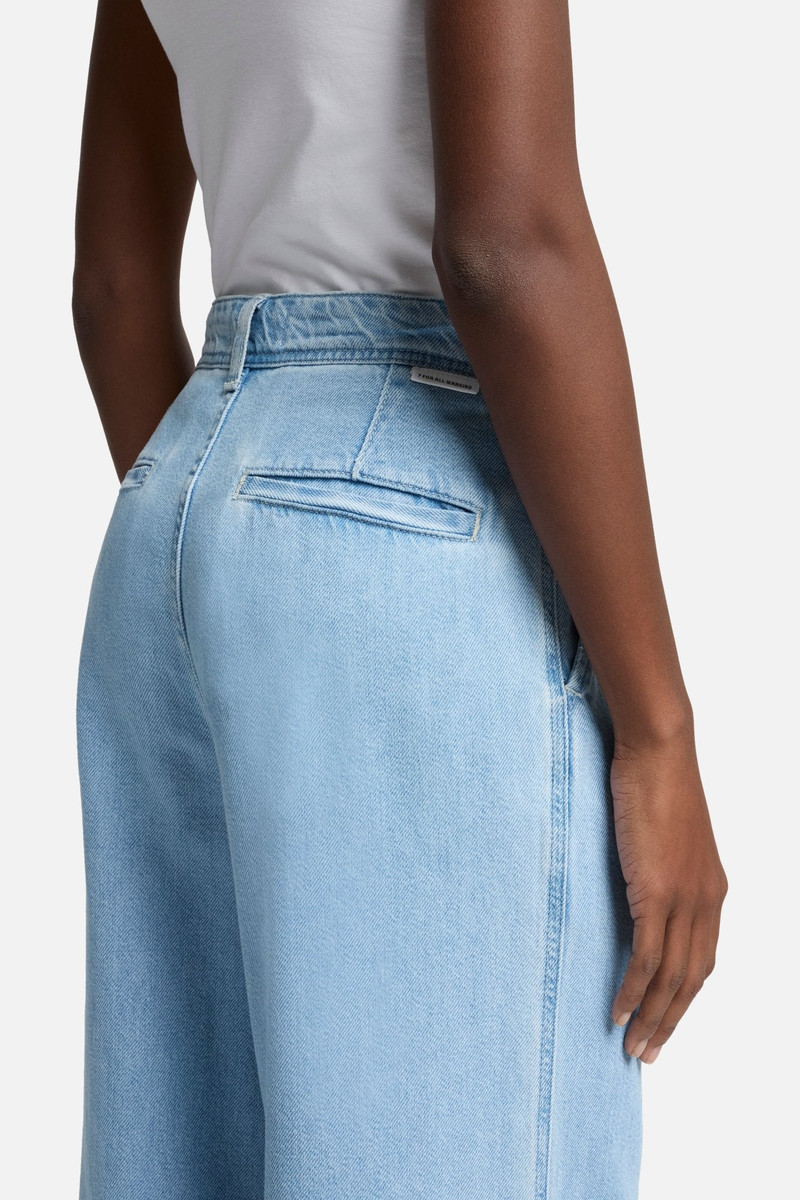 Weightless Pleated Denim Trouser in Hana 4