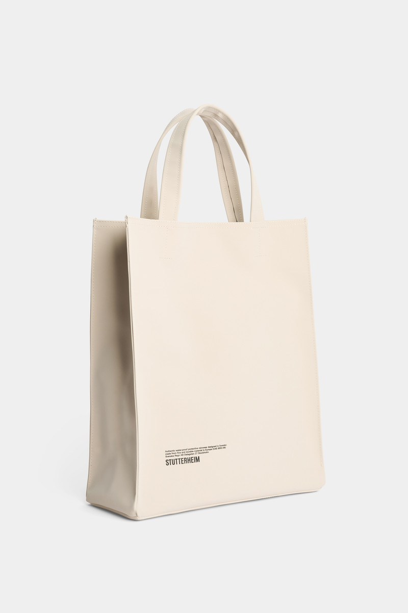 Stutterheim Stocksund Bag Matte Light Sand outlook