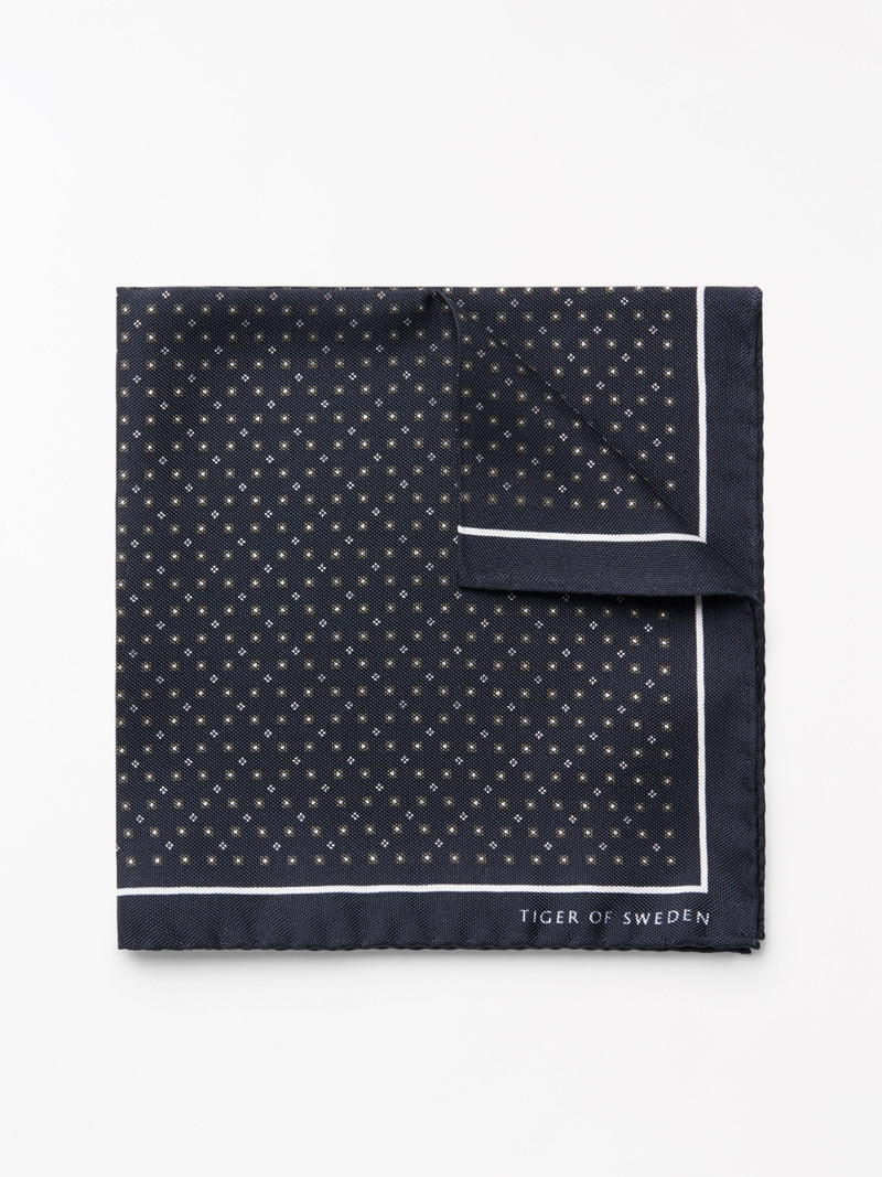 Quadra Patterned Handkerchief 1